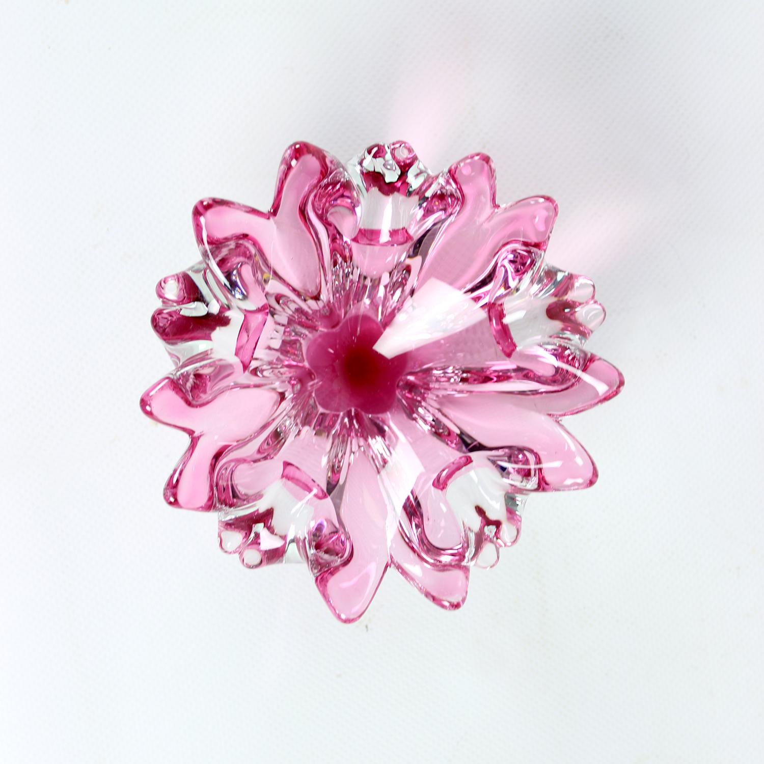 1960er Jahre Rosa Kunstglasschale, Frantisek Zemek Tschechoslowakei (Glaskunst) im Angebot