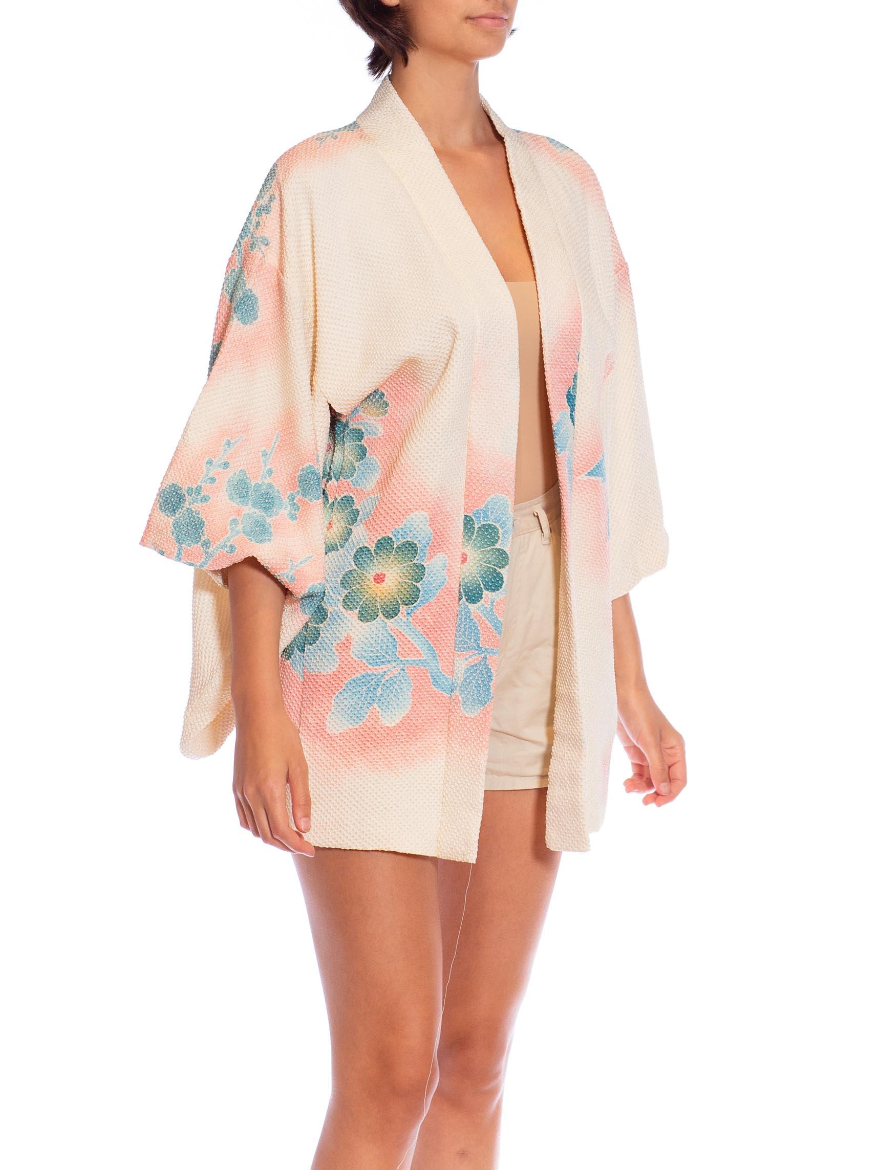 1960S Pink & Blue  Japanese Shibori Silk Short Kimono For Sale 3