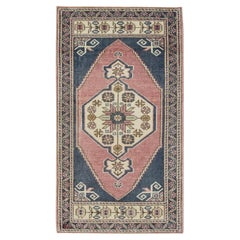 1960s Pink
Blue Vintage Turkish Mini Rug 1
9" X 3
2" 1960s Pink
Blue Vintage Turkish Mini Rug 1
9" X 3
2"