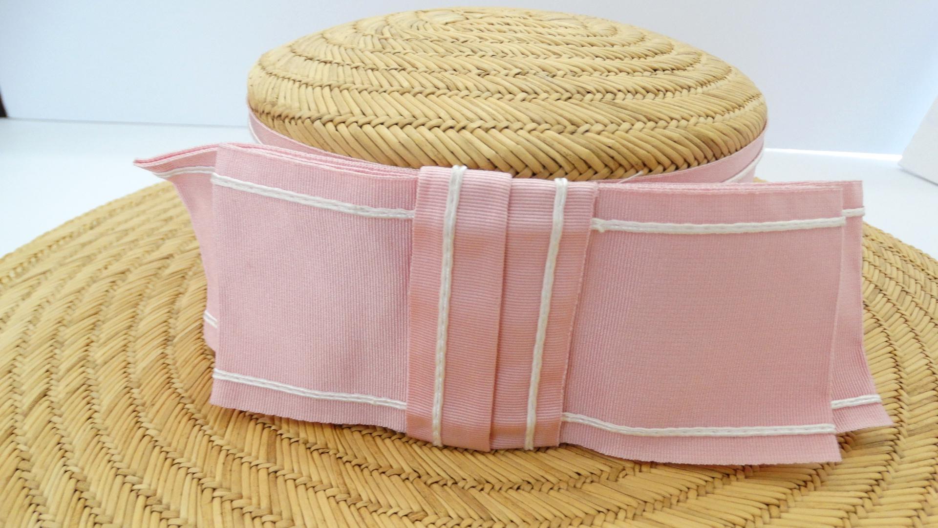 1960s Pink Bow Straw Boater Hat In Good Condition In Scottsdale, AZ