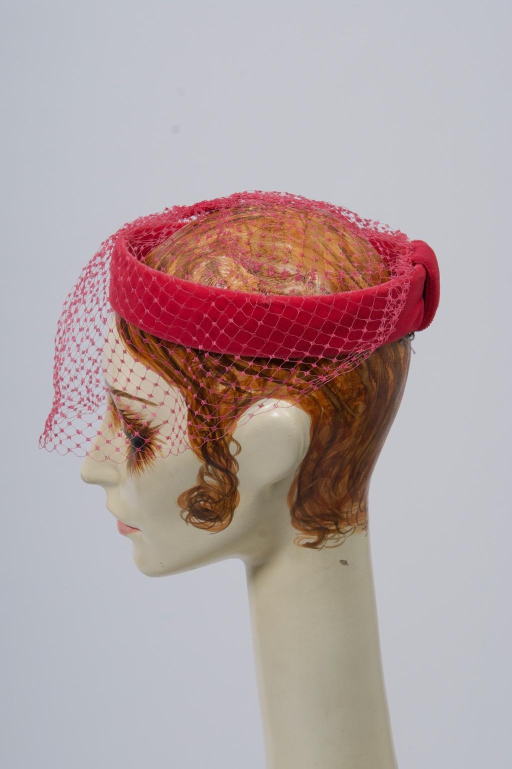 1960s Pink Velvet and Net Fascinator In Good Condition For Sale In Alford, MA