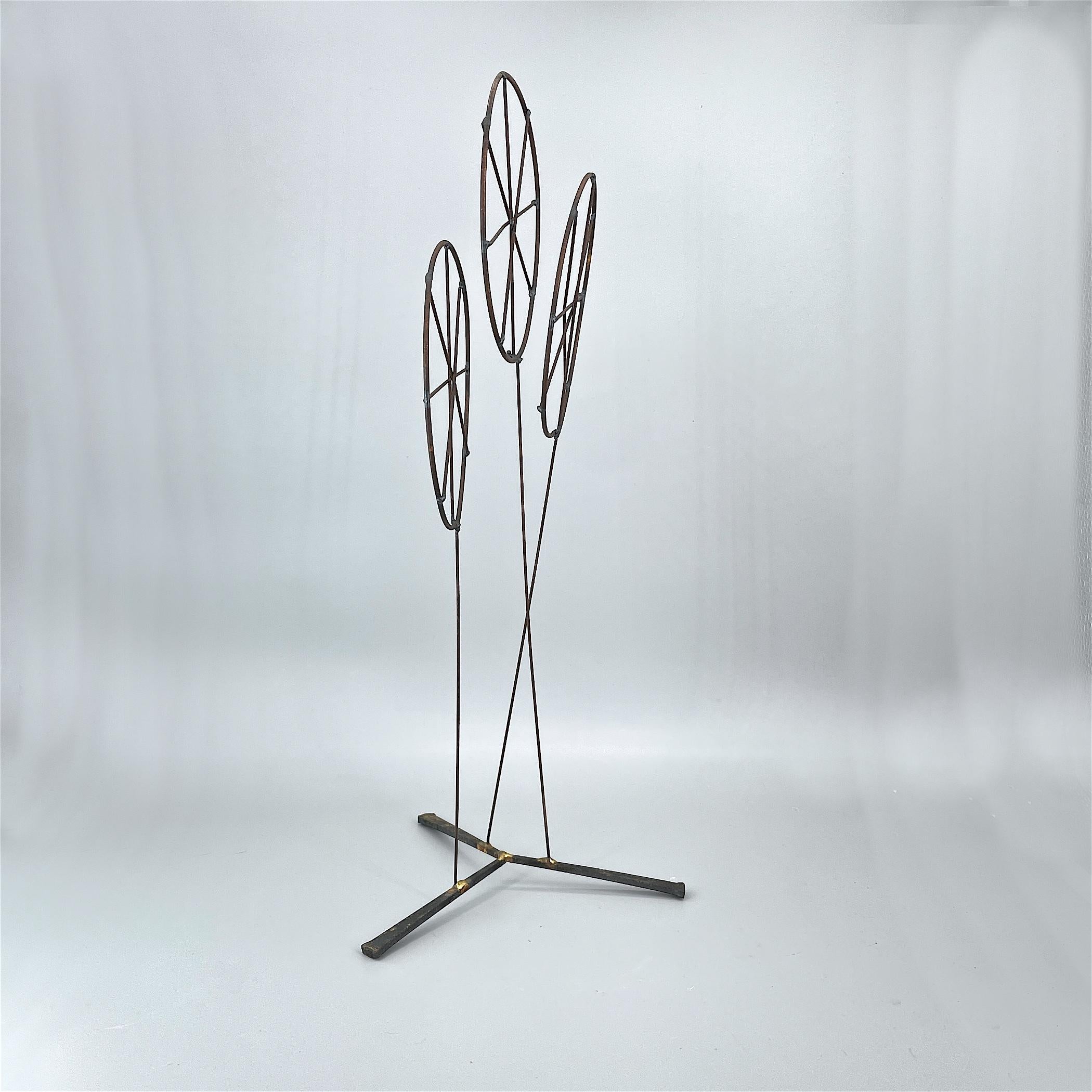 Wonderful and delicate Mid-Century era welded tabletop kinetic sculpture, no signature can be found, but it is very much like the works of Curtis Jere for Artisan House, with a little Harry Bertoia influences. Came from a wonderful 1960s Washington
