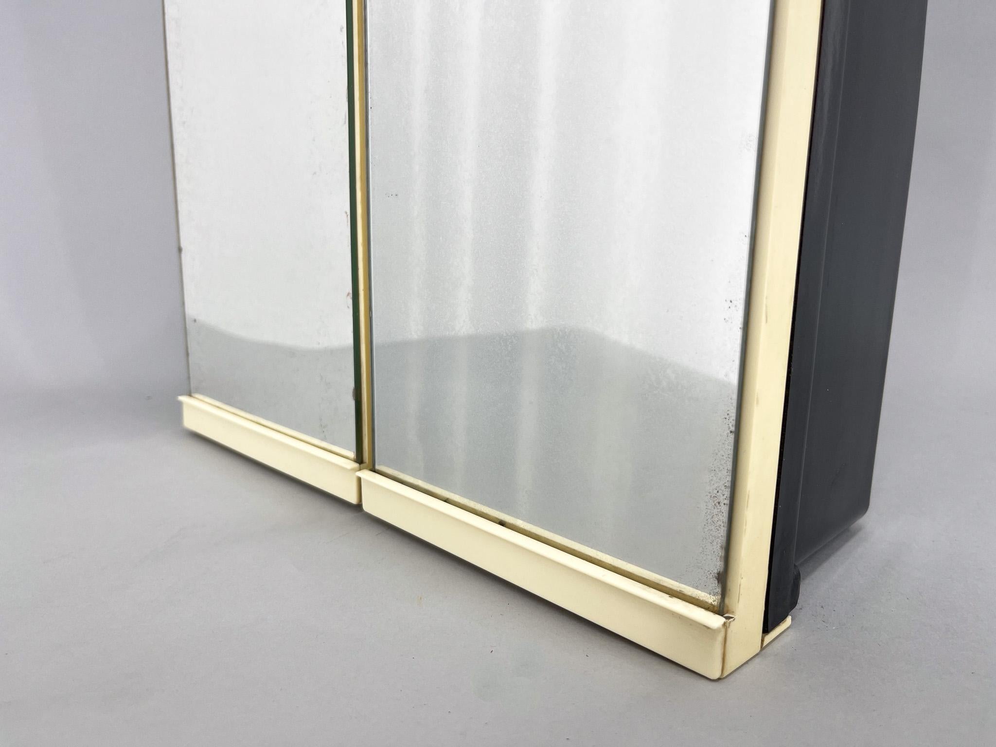 1960's Plastic Bathroom Wall Cabinet with Mirror For Sale 2
