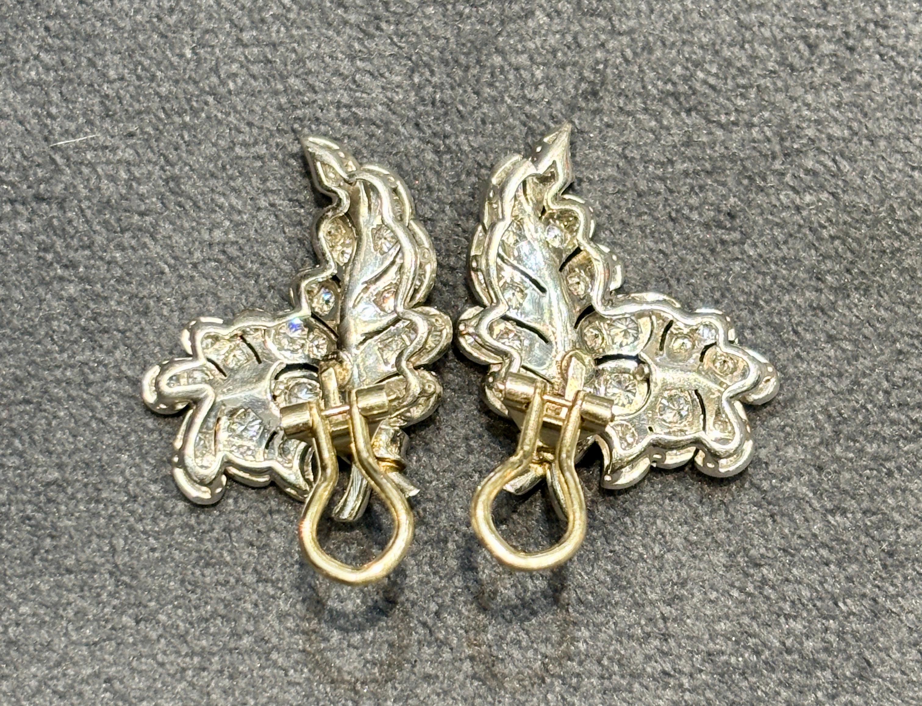 Round Cut 1960s platinum and diamond clip-on leaf earrings For Sale