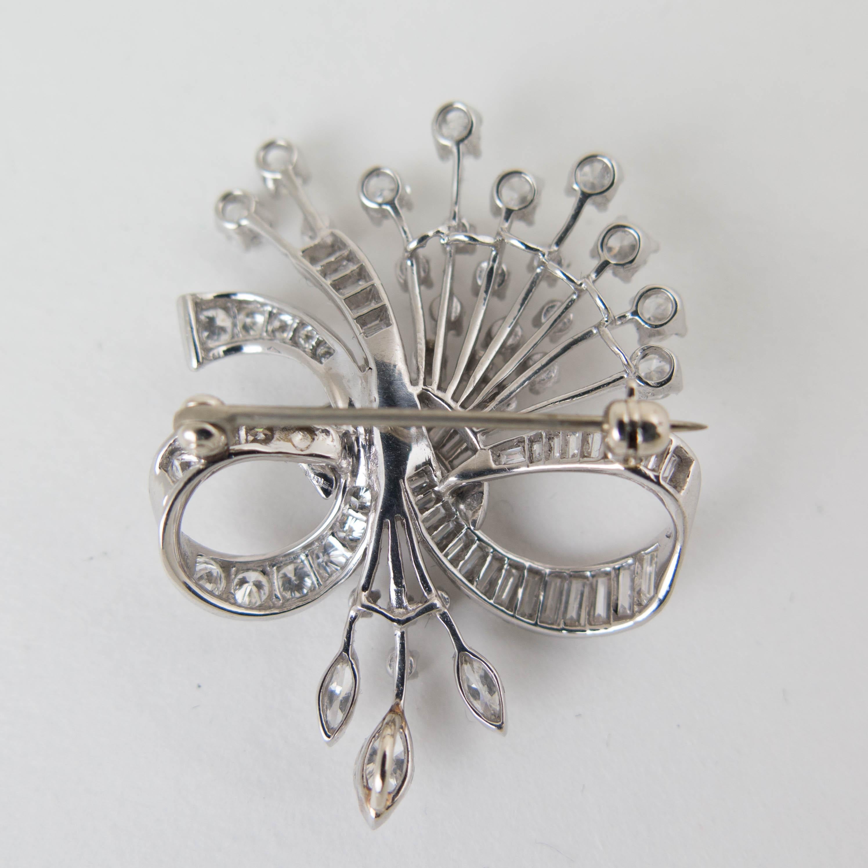 Round Cut 1960s Platinum and Diamond Spray Brooch Pendant