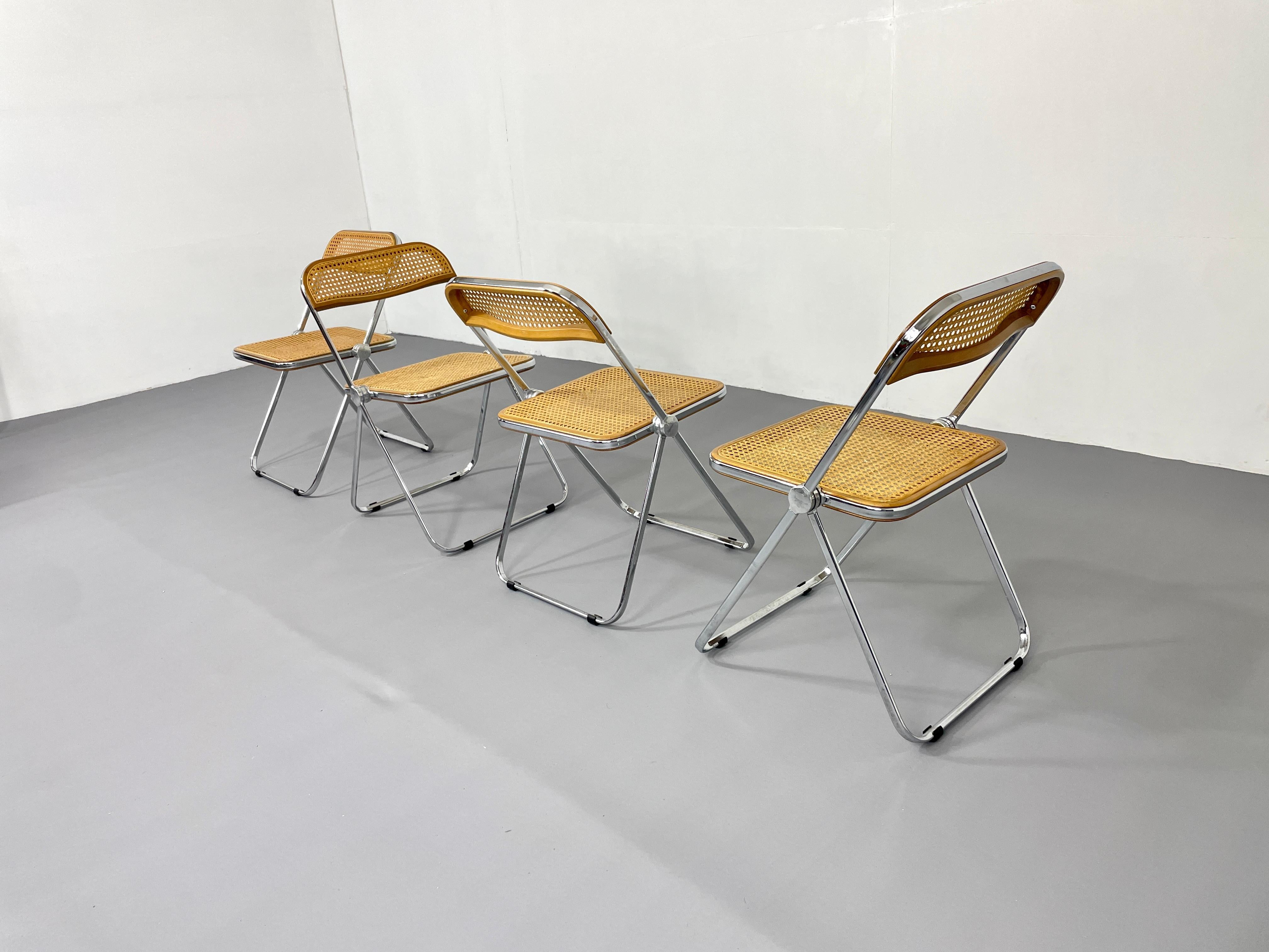 Cord 1960s Plia Folding Chair with Woven Wicker Giancarlo Piretti for Castelli, 1967 For Sale