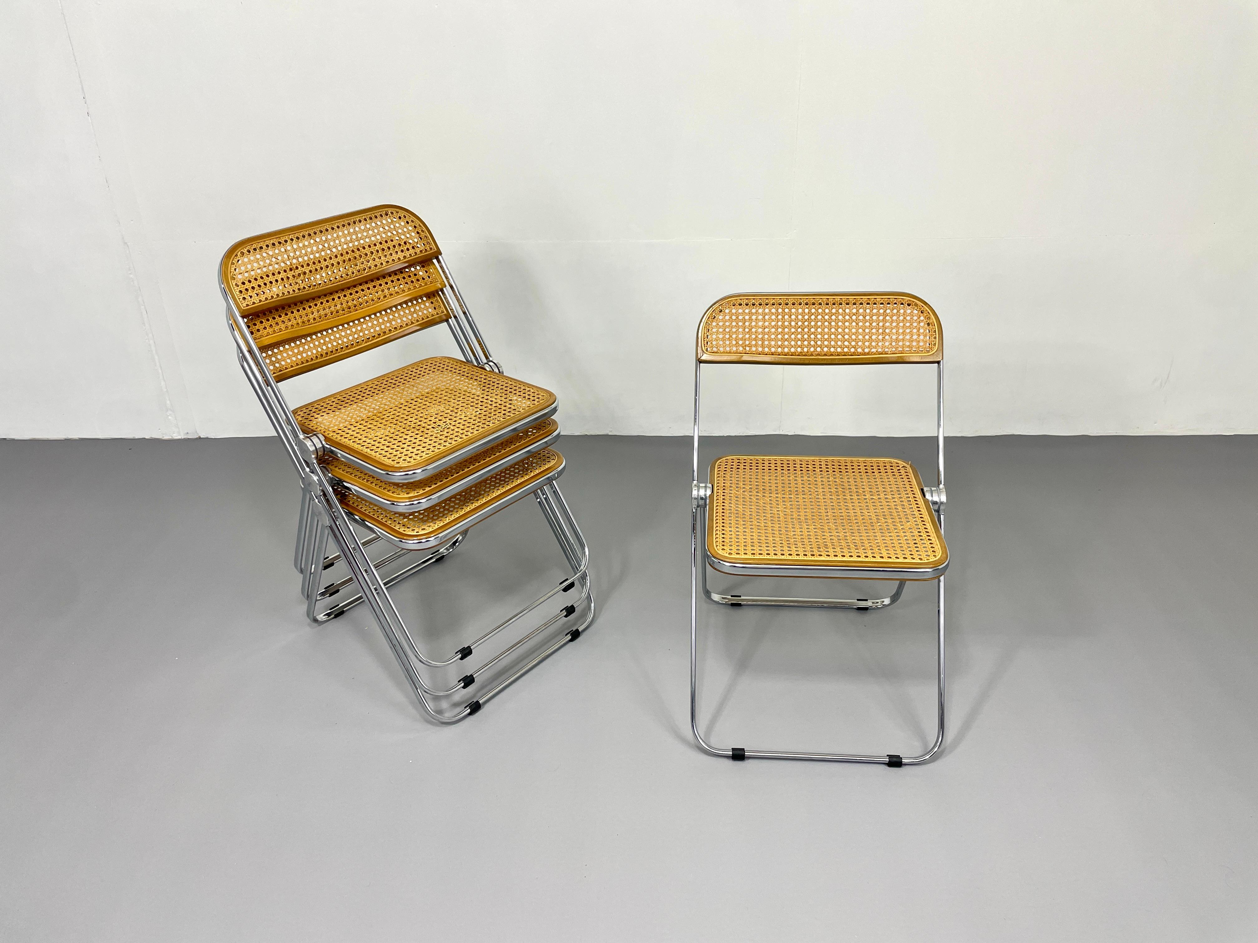 1960s Plia Folding Chair with Woven Wicker Giancarlo Piretti for Castelli, 1967 For Sale 1