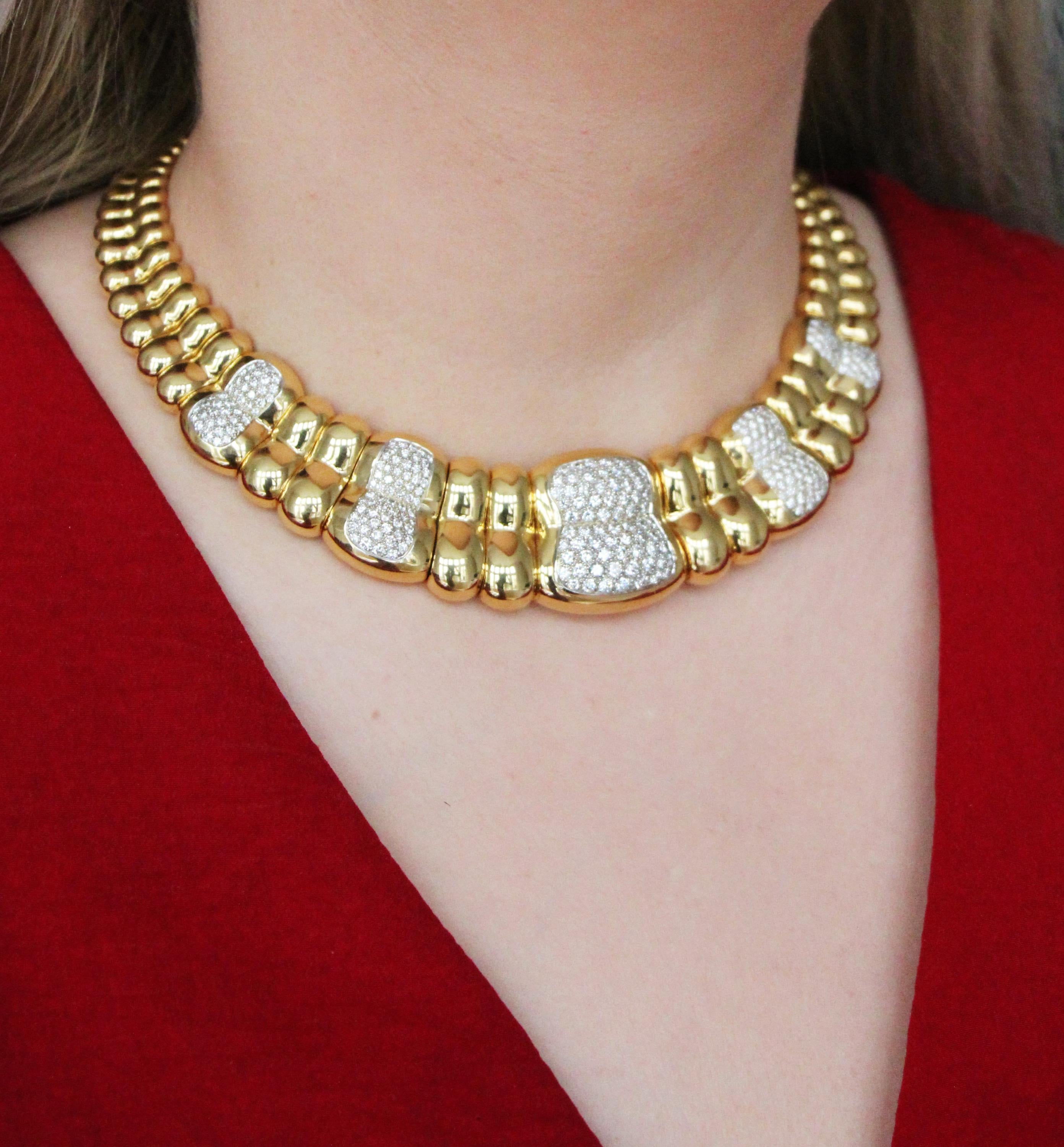 Vintage Poiray Paris Diamond 18 Karat Gold Collar Choker Necklace In Good Condition In London, GB