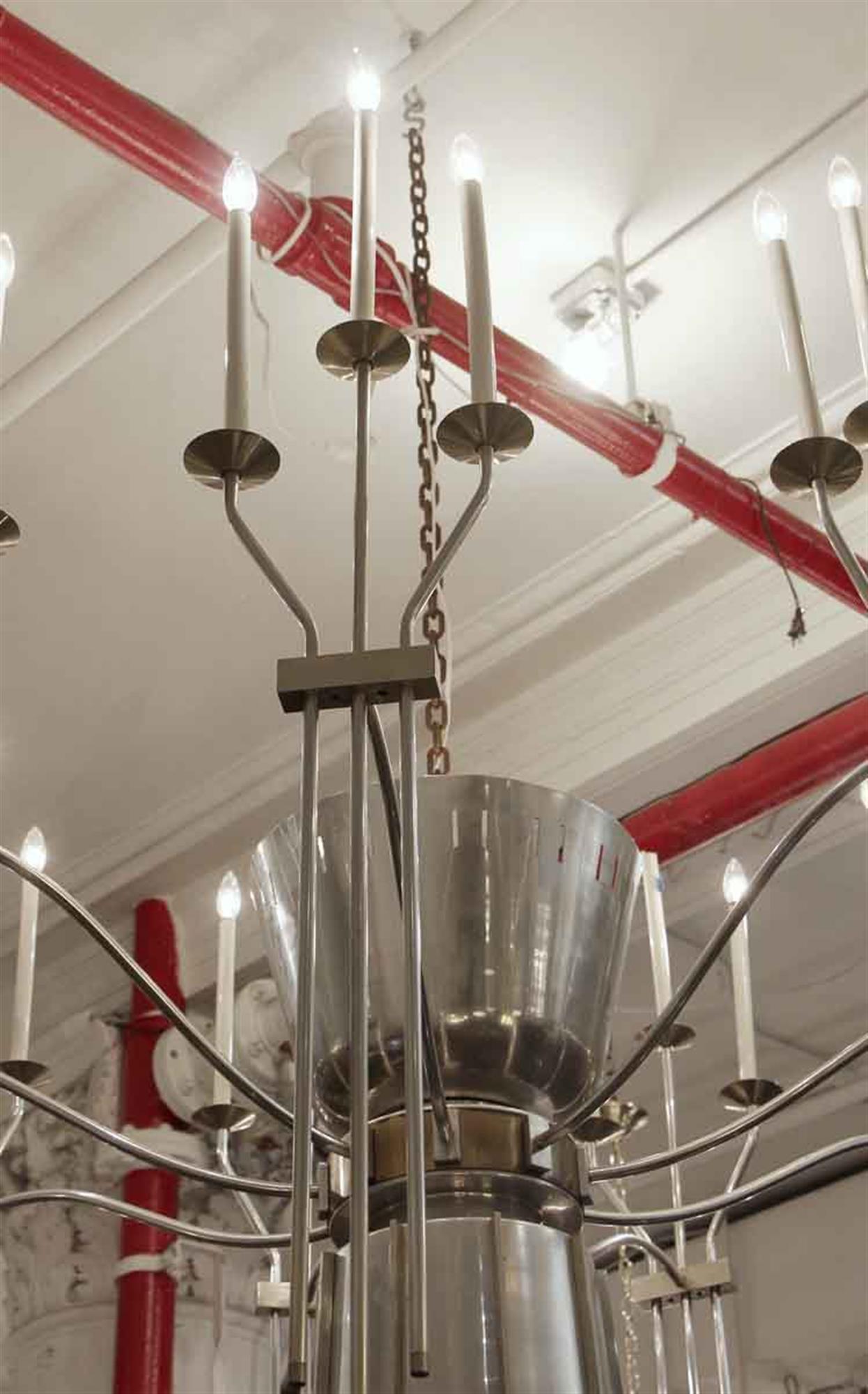 Chandelier Brass Accents 27 Lights Mid-Century Modern  In Good Condition For Sale In New York, NY