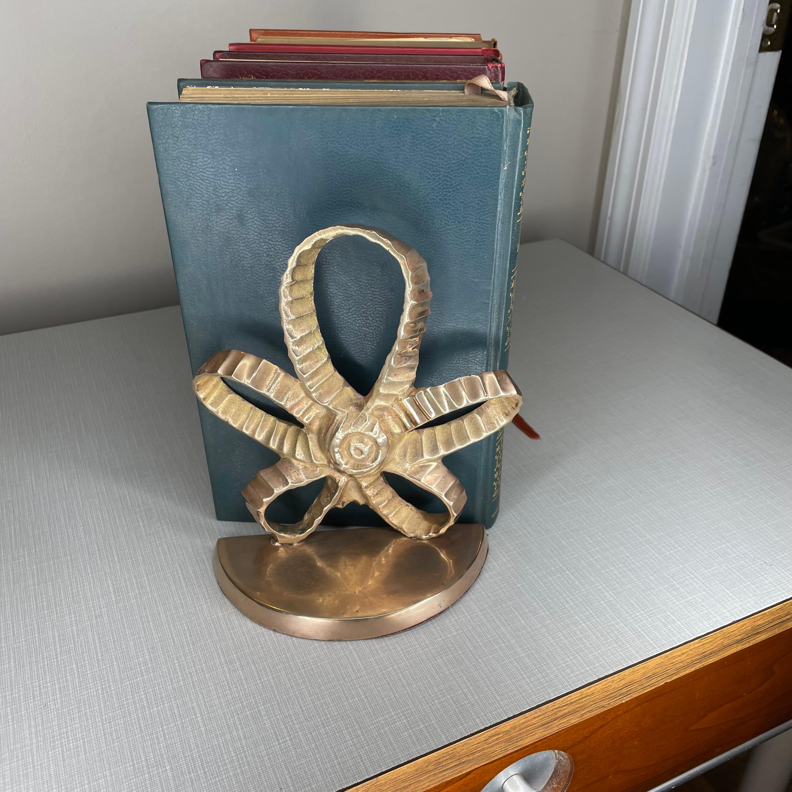 1960s Polished Brass Star Bookends, a Pair In Good Condition For Sale In Cordova, SC