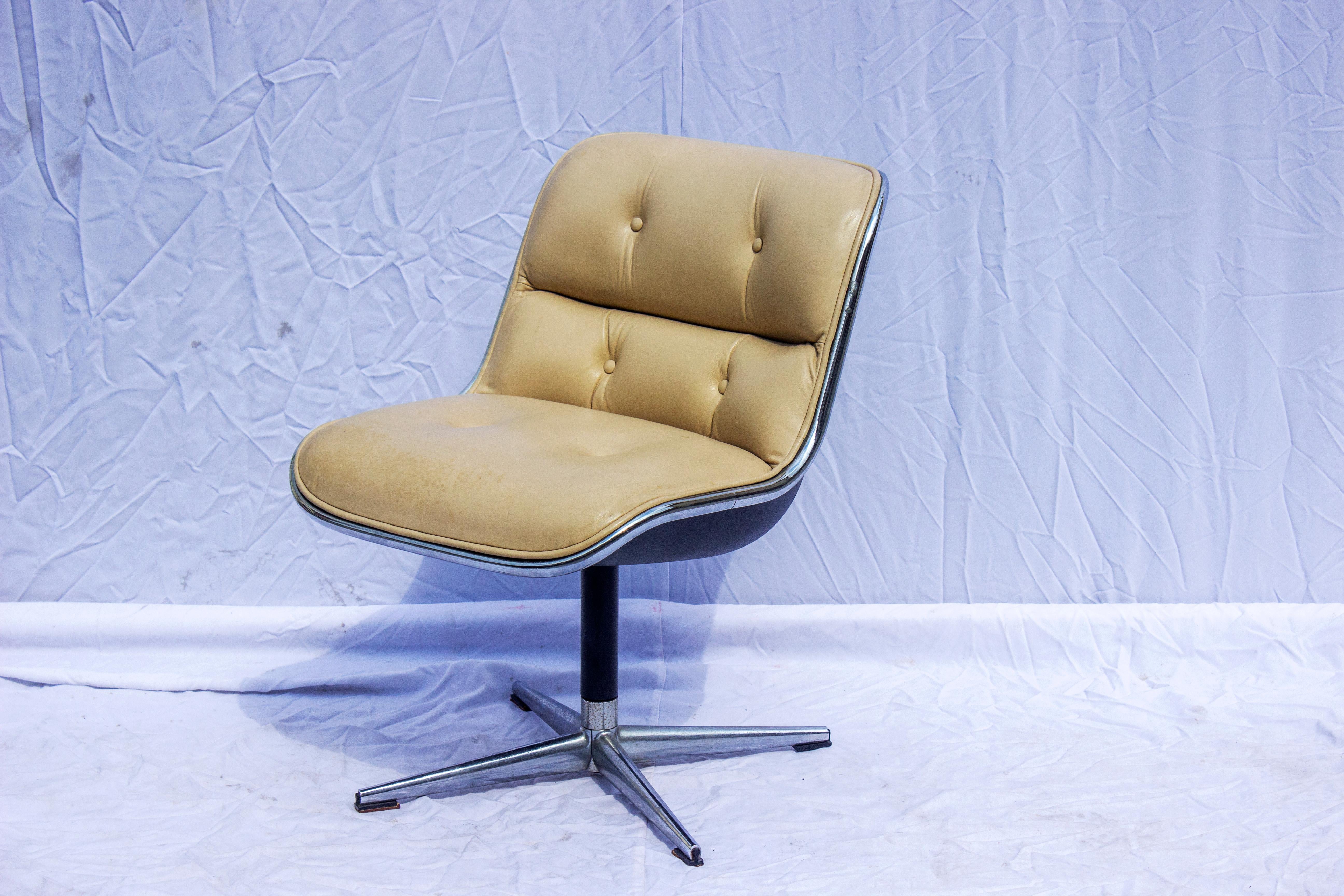 Mid-20th Century 1960s Pollock Executive Chair by Charles Pollock for Knoll For Sale