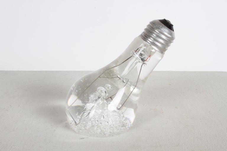 1960s Pop Art Lucite Light Bulb Table Sculpture, Vintage Mid-Century Modern In Good Condition For Sale In St. Louis, MO