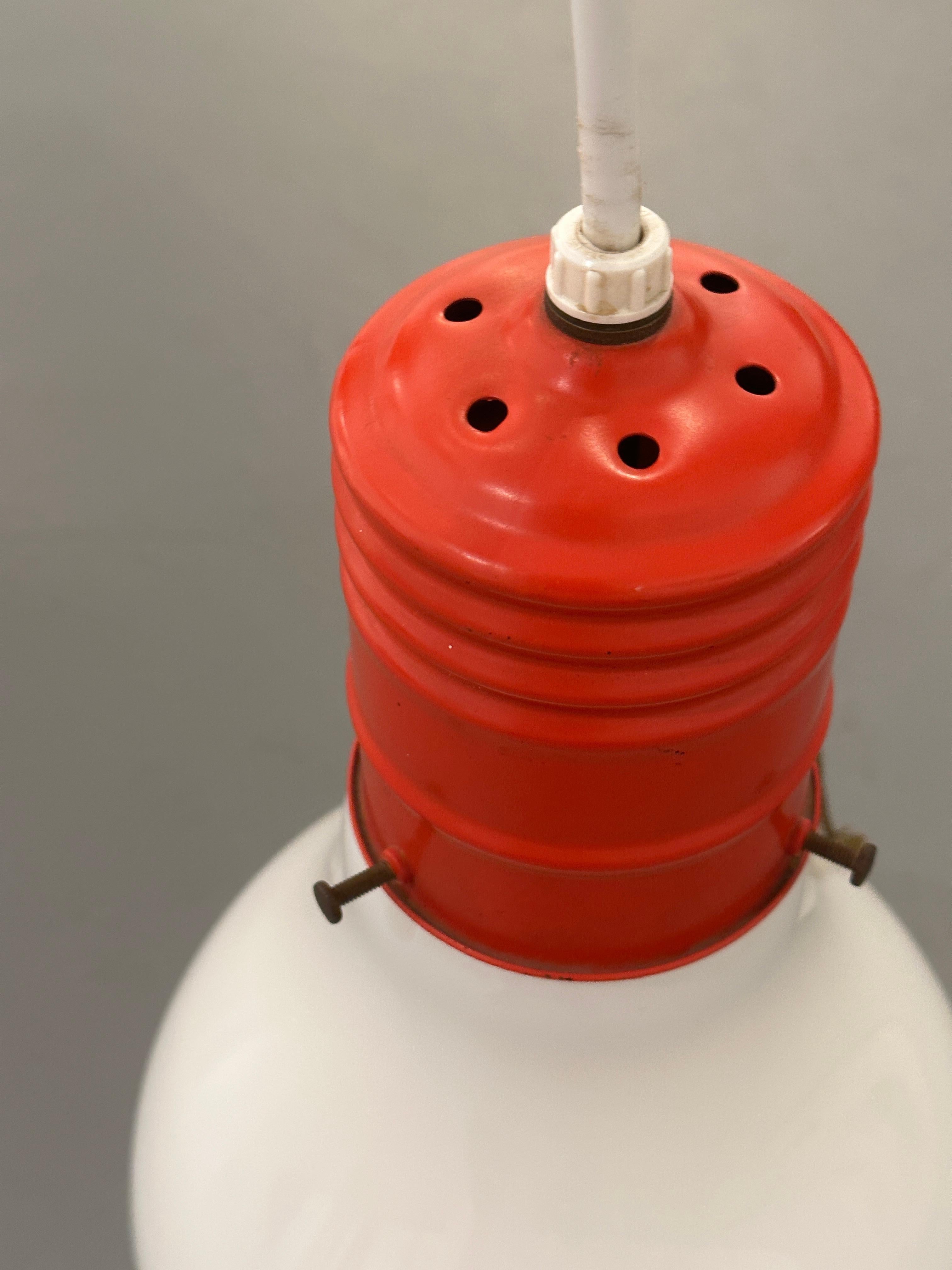 Metallo Lampada a sospensione a lampadina oversize Pop Art del 1960 in vendita