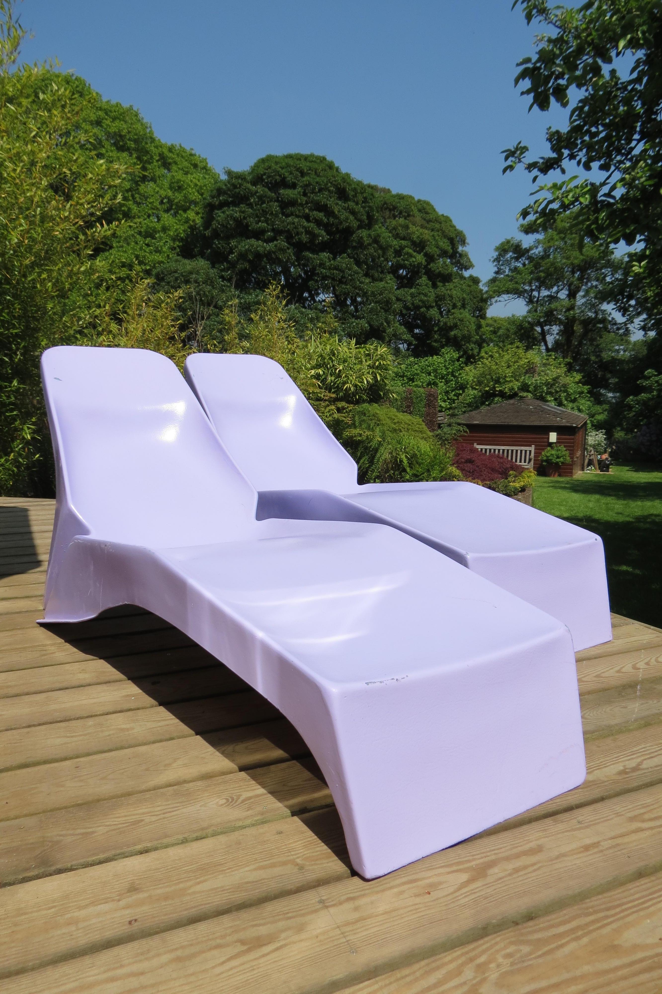 1960s Pop Art Purple Fibreglass Sun Loungers In Good Condition In Stow on the Wold, GB