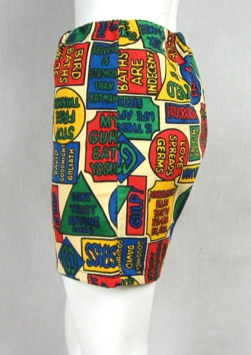 1960er Jahre POP ART Shorts Mod Unisex Atemberaubende Grafiken im Angebot 1