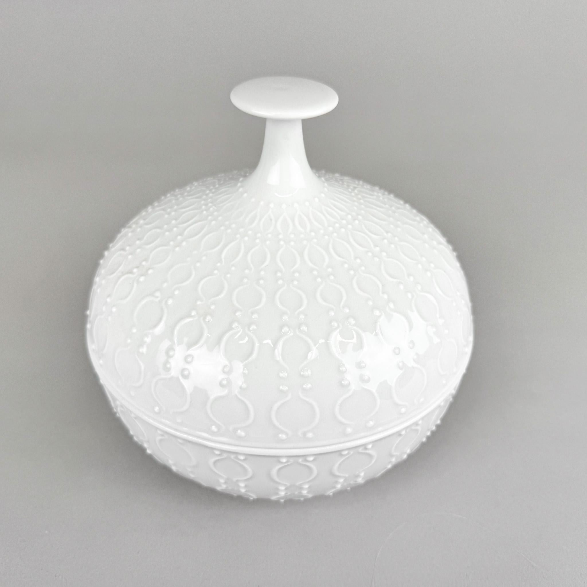 Mid-century round porceain box by Wallendorf. Made in Germany in the 1960's.