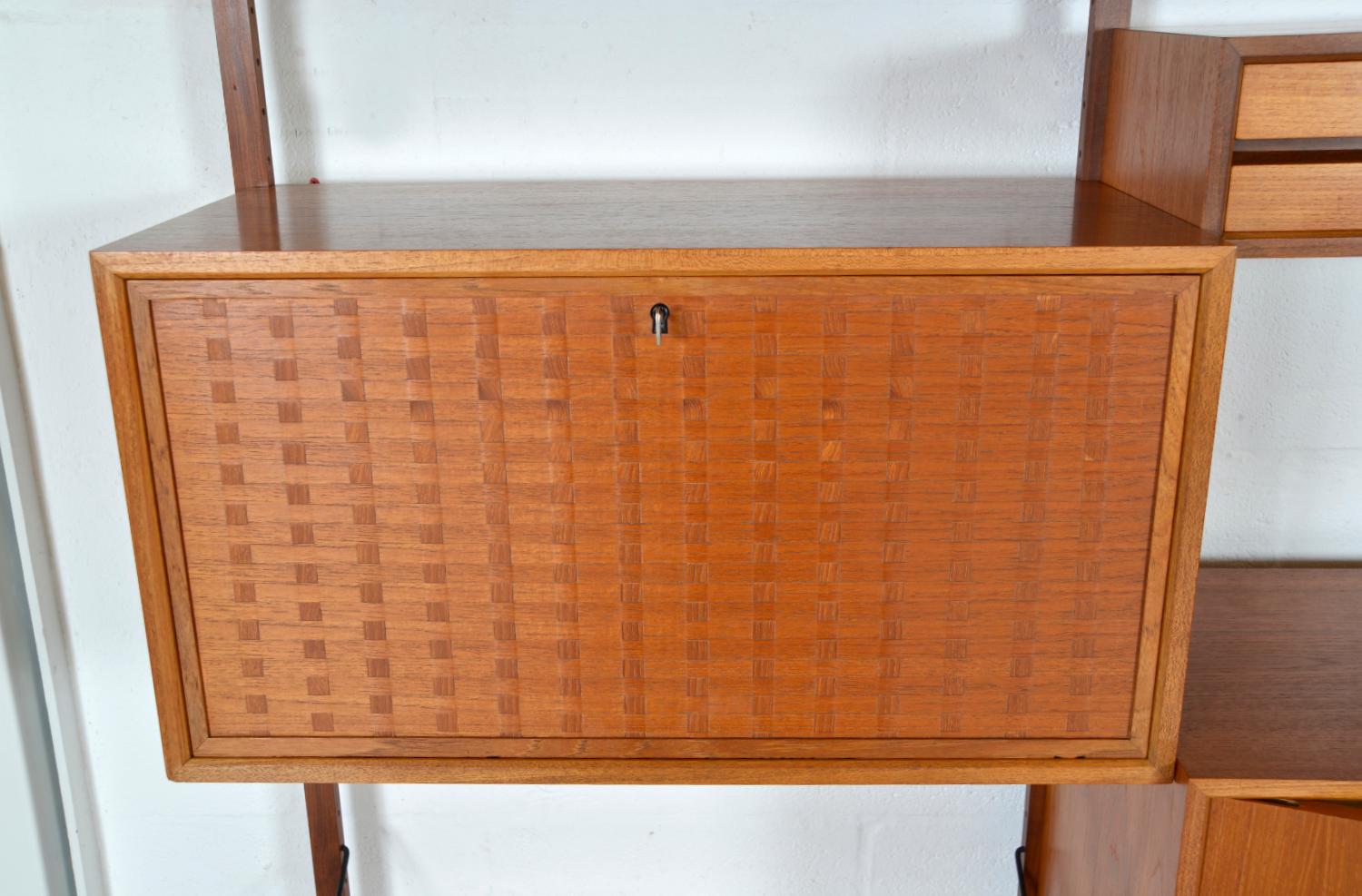 1960s Poul Cadovius Modular Teak 2-Bay Danish Royal System Wall Unit Shelving 4