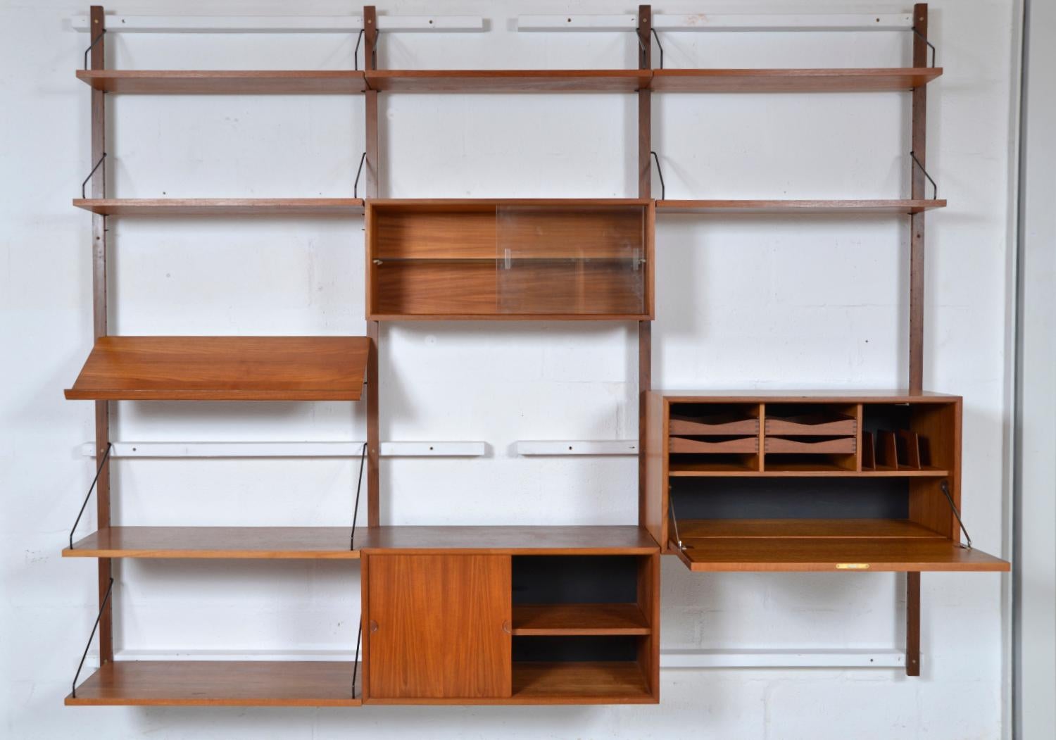 1960s Poul Cadovius Modular Teak 3-Bay Danish Royal System Wall Unit Shelving In Good Condition For Sale In Sherborne, Dorset