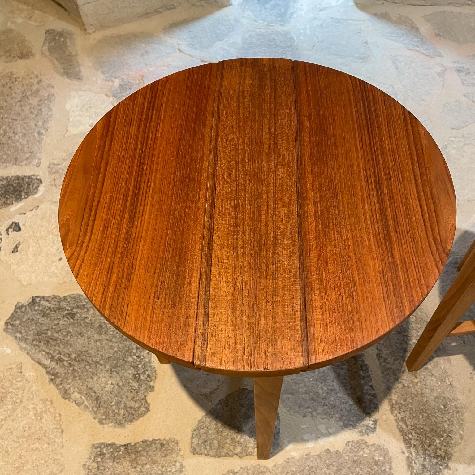 1960s Poul Hundevad Practical Teak Folding Round Side Tables Scandinavian Modern In Good Condition In Chula Vista, CA