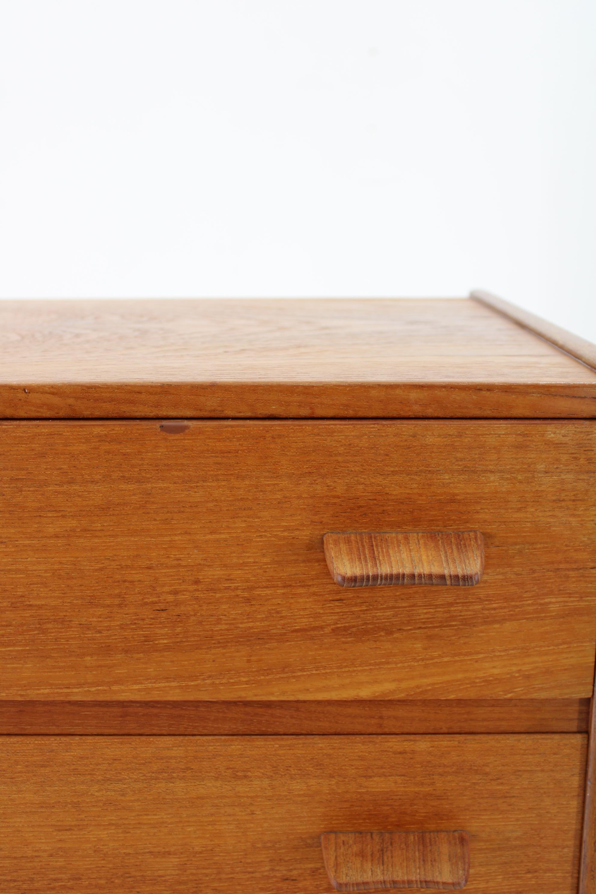Cassettiera in teak Poul Volther del 1960 di Munch Slagelse Mobler, Danimarca in vendita 10