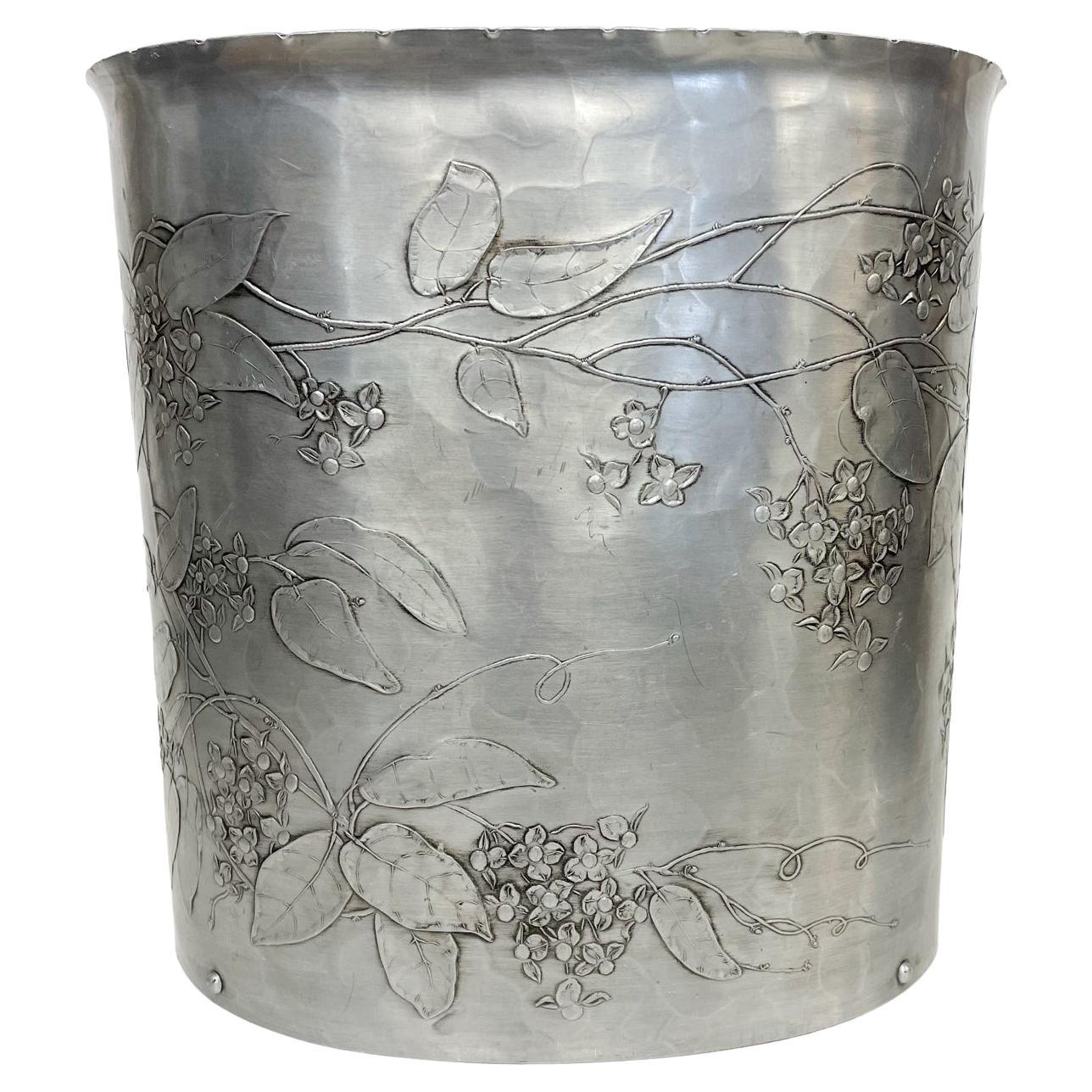 1960s Pretty Oval Waste Basket Hammered Aluminum by Wendell Forge PA