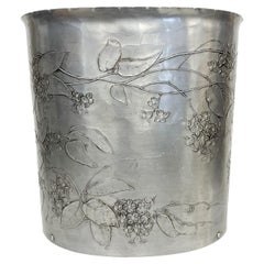 1960s Pretty Oval Waste Basket Hammered Aluminum by Wendell Forge PA