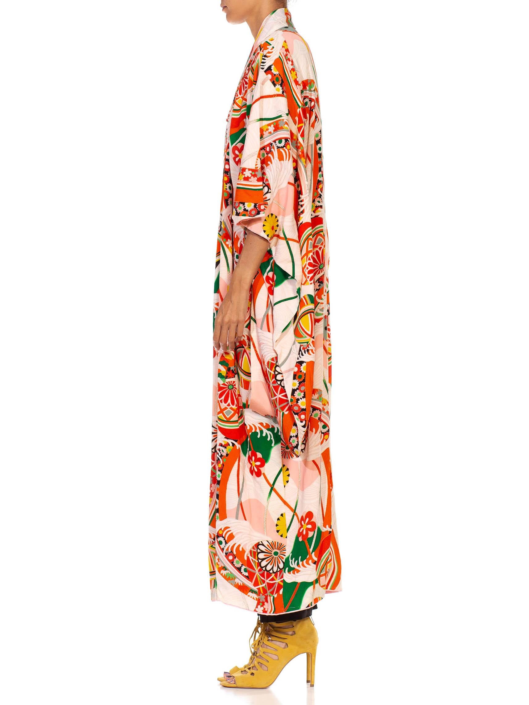 1960er Jahre gedruckt & Pfirsich Seide Frühlingsfest japanischen Kimono (Orange) im Angebot