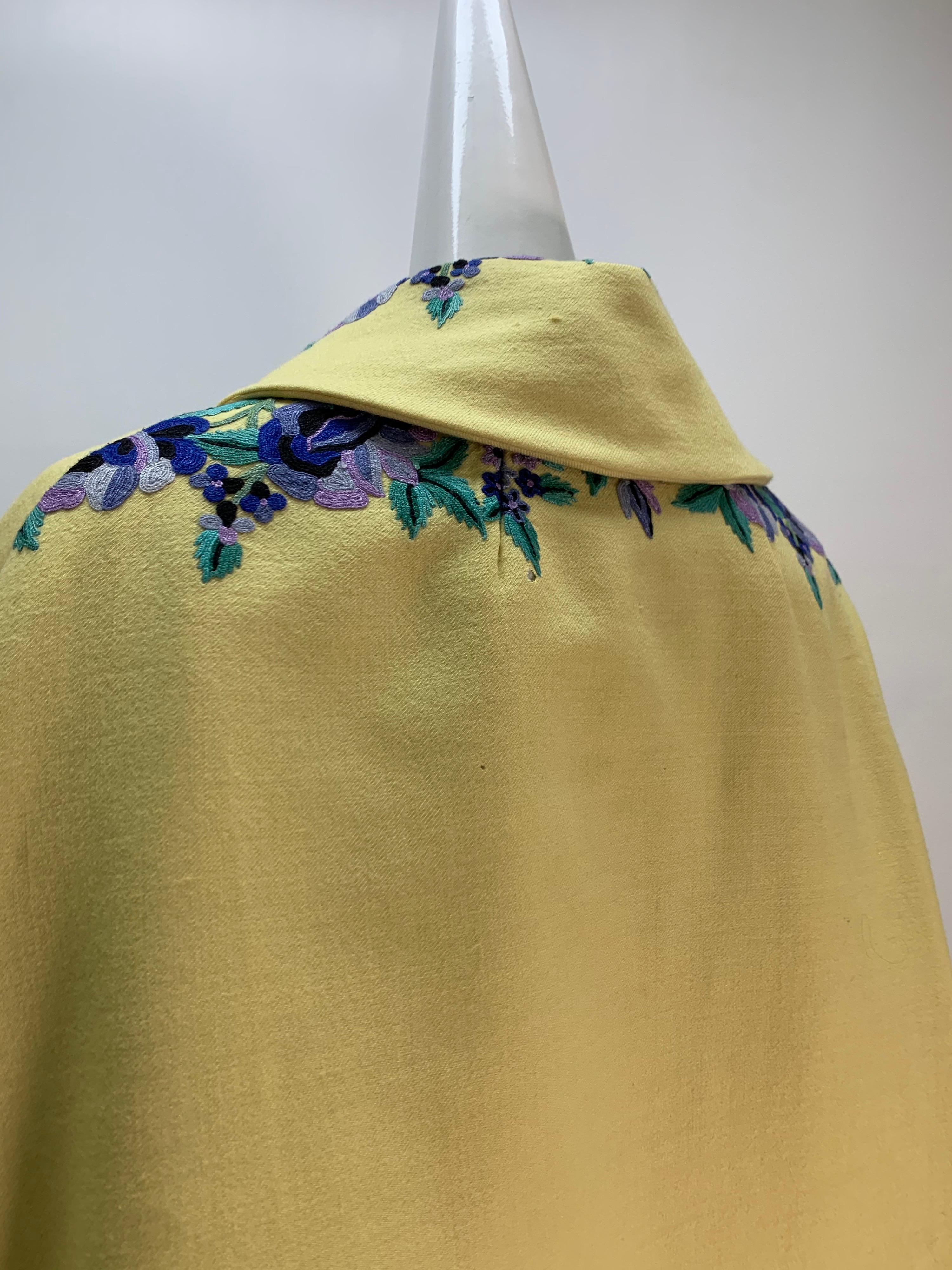 1960s Profils Du Monde Citrine Wool Swing Coat W/ Crewel Floral Embroidery Front In Excellent Condition For Sale In Gresham, OR