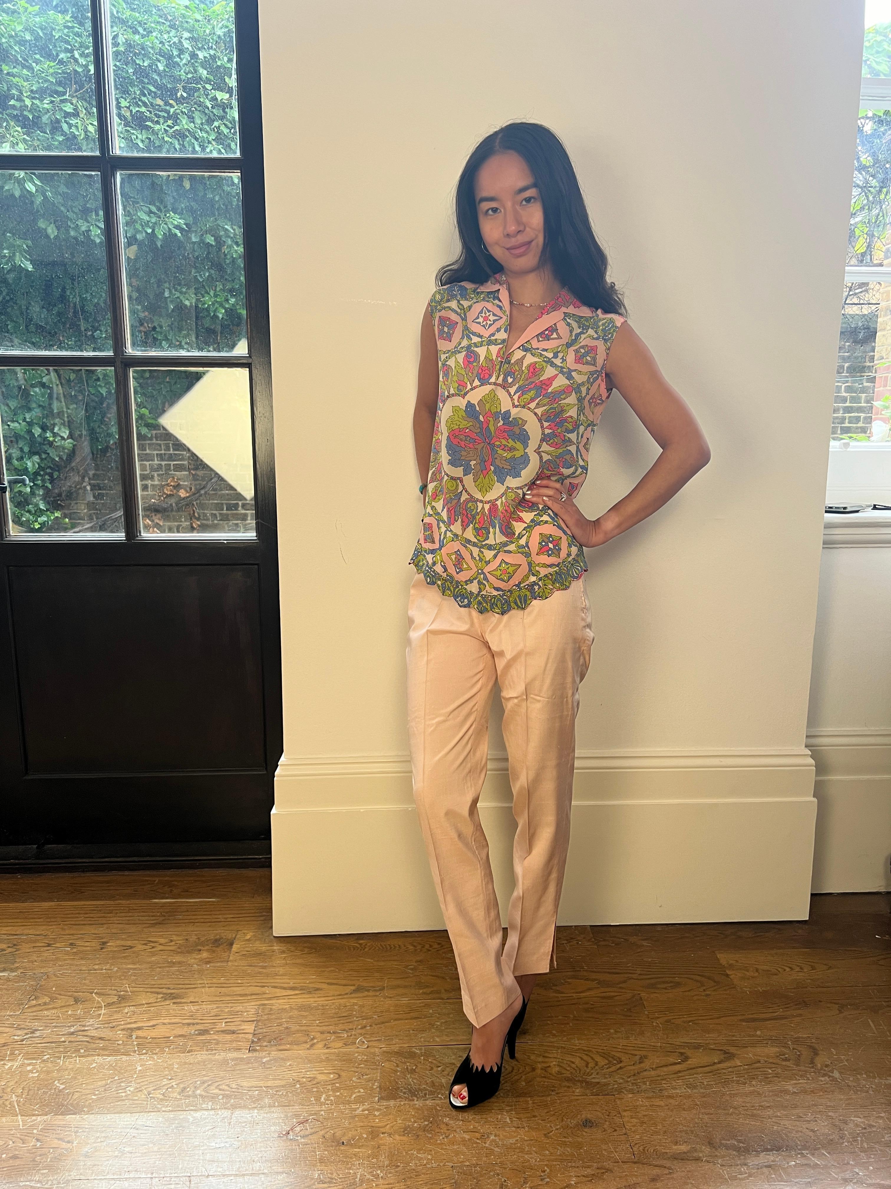 1960s Pucci Silk Pink Trouser Set With Rosette Print en vente 1