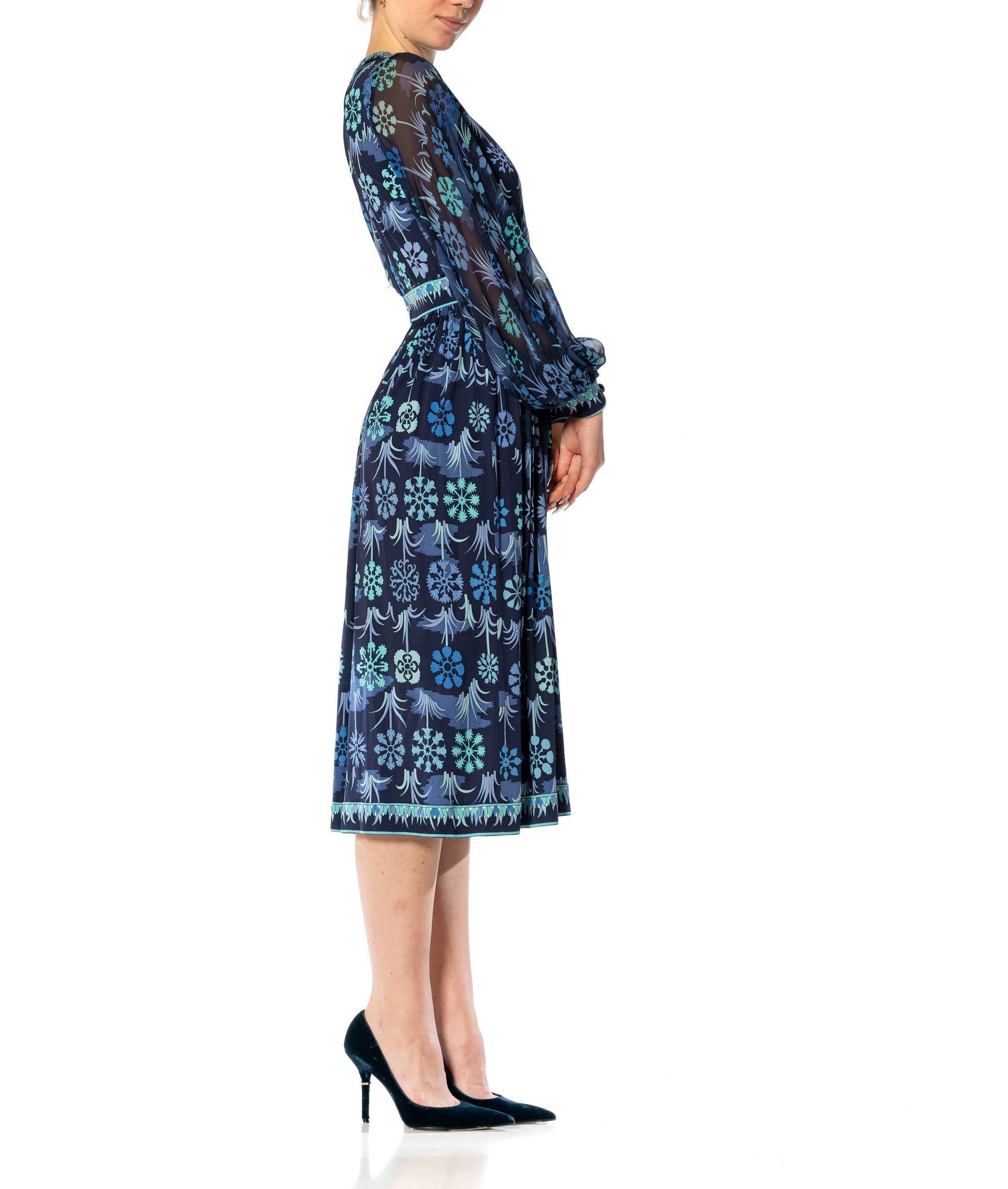 1960S PUCCI Style Mixed Blues Silk Jersey Dress With Chiffon Sleeves & Couture  In Excellent Condition For Sale In New York, NY
