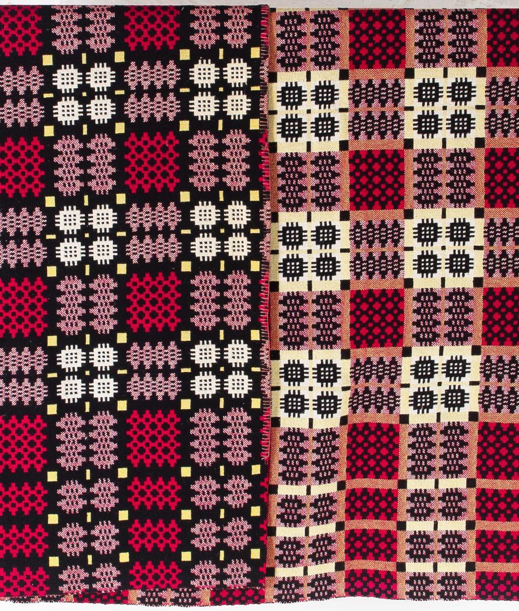 1960s Pure Welsh Wool Tapestry Blanket in a Red Black and Yellow Colourway In Good Condition In Llanbrynmair, GB