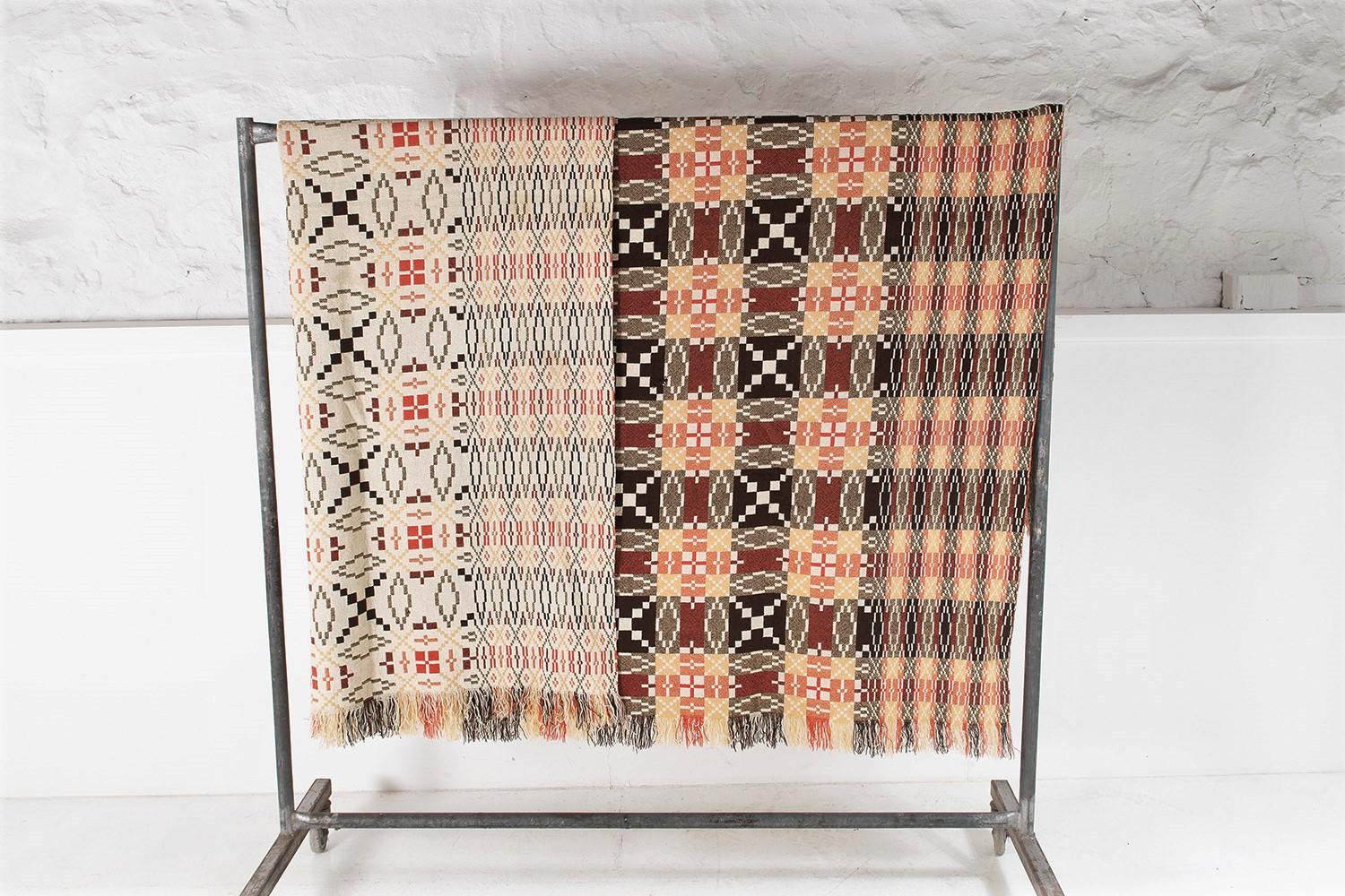 1960s Pure Welsh Wool Tapestry Blanket in an Autumnal Red Brown Colourway In Good Condition In Llanbrynmair, GB