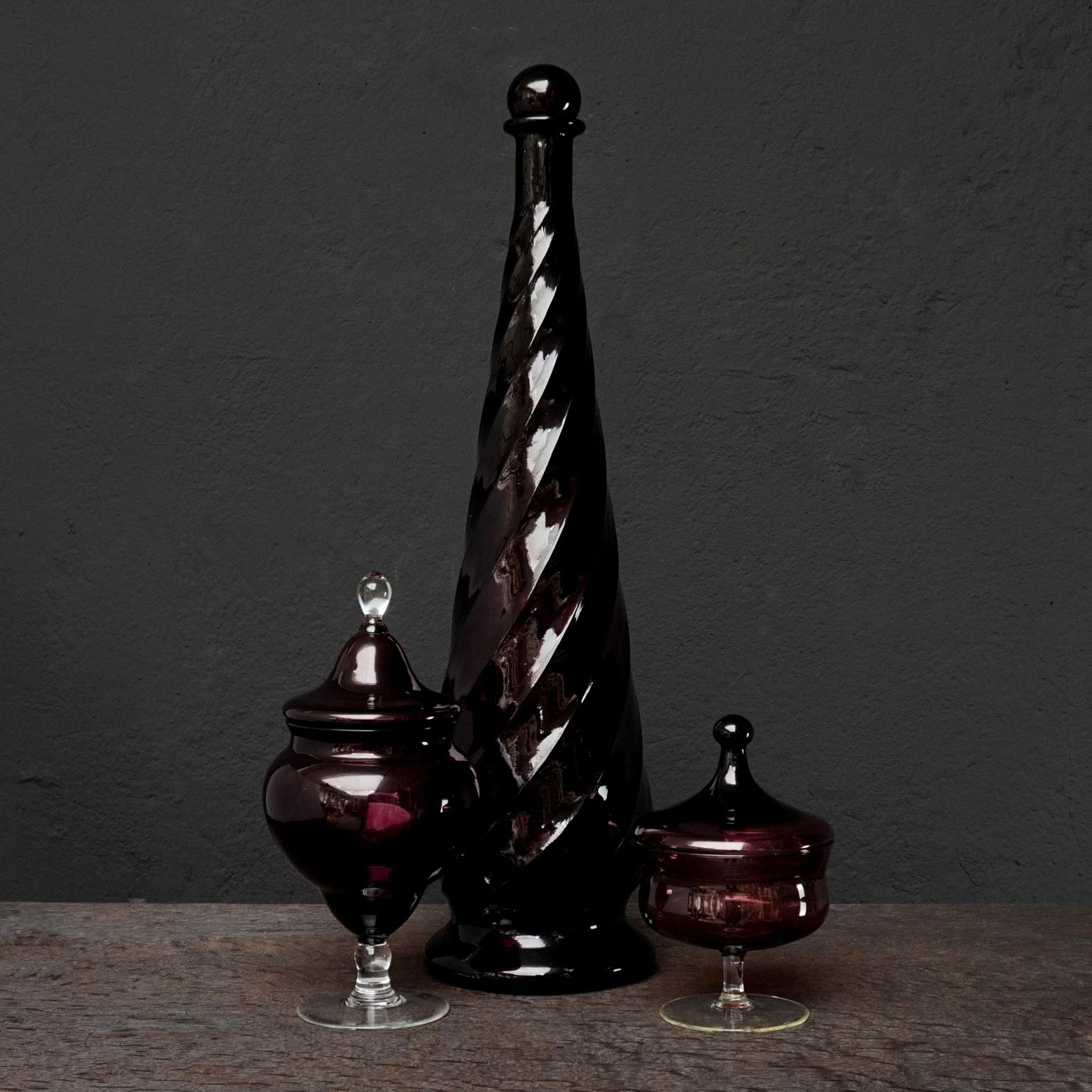 20ième siècle 1960s Purple Glass Set of Ten Italian Empoli Genie Bottles, Vases and Candy Jars en vente