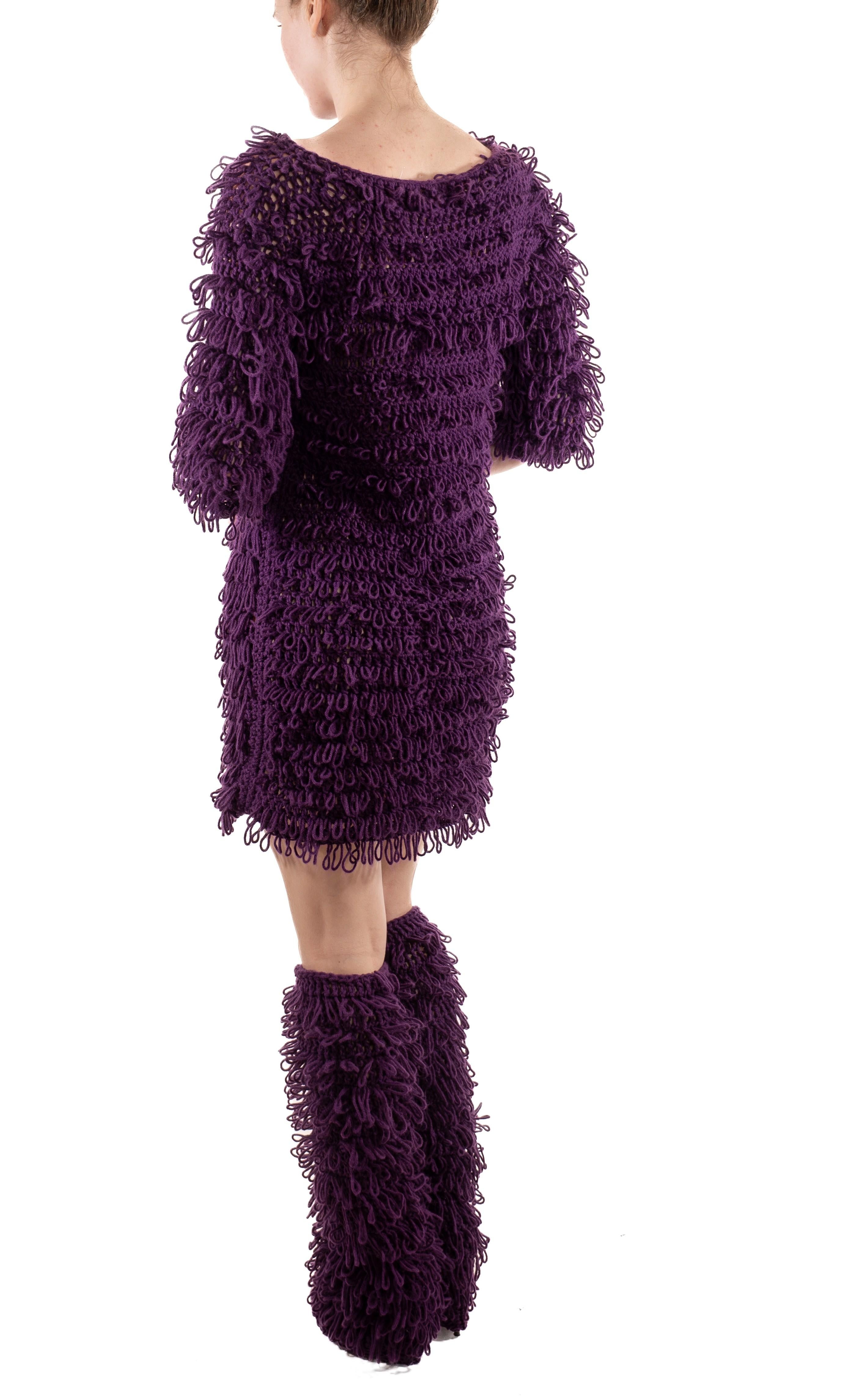 Abito maglione oversize e scaldamuscoli in maglia viola Looping Net degli anni '60 in vendita 1