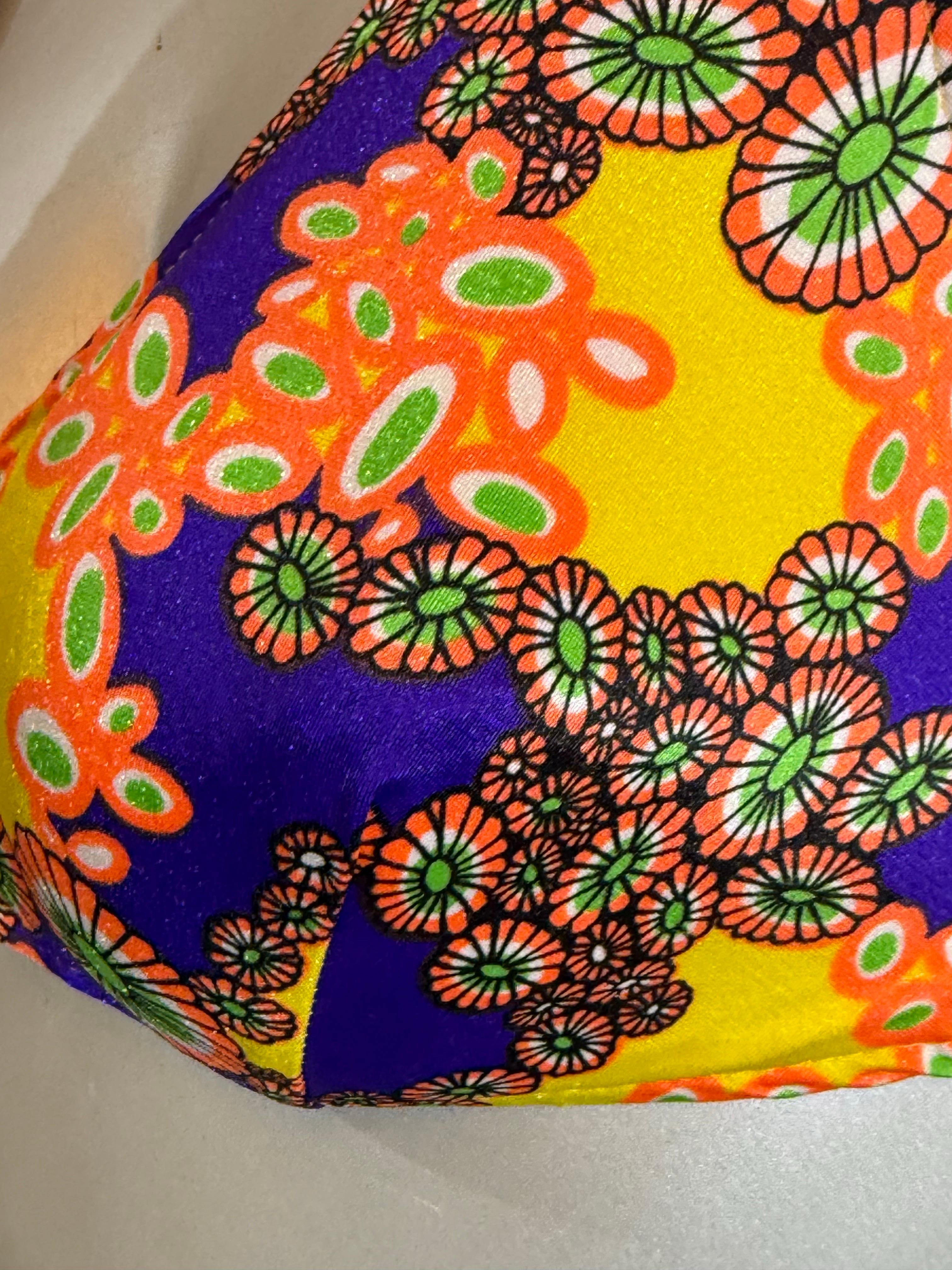 1960s Purple Yellow & Orange Psychedelic Mod Paisley Print Bikini Swim Top en vente 5