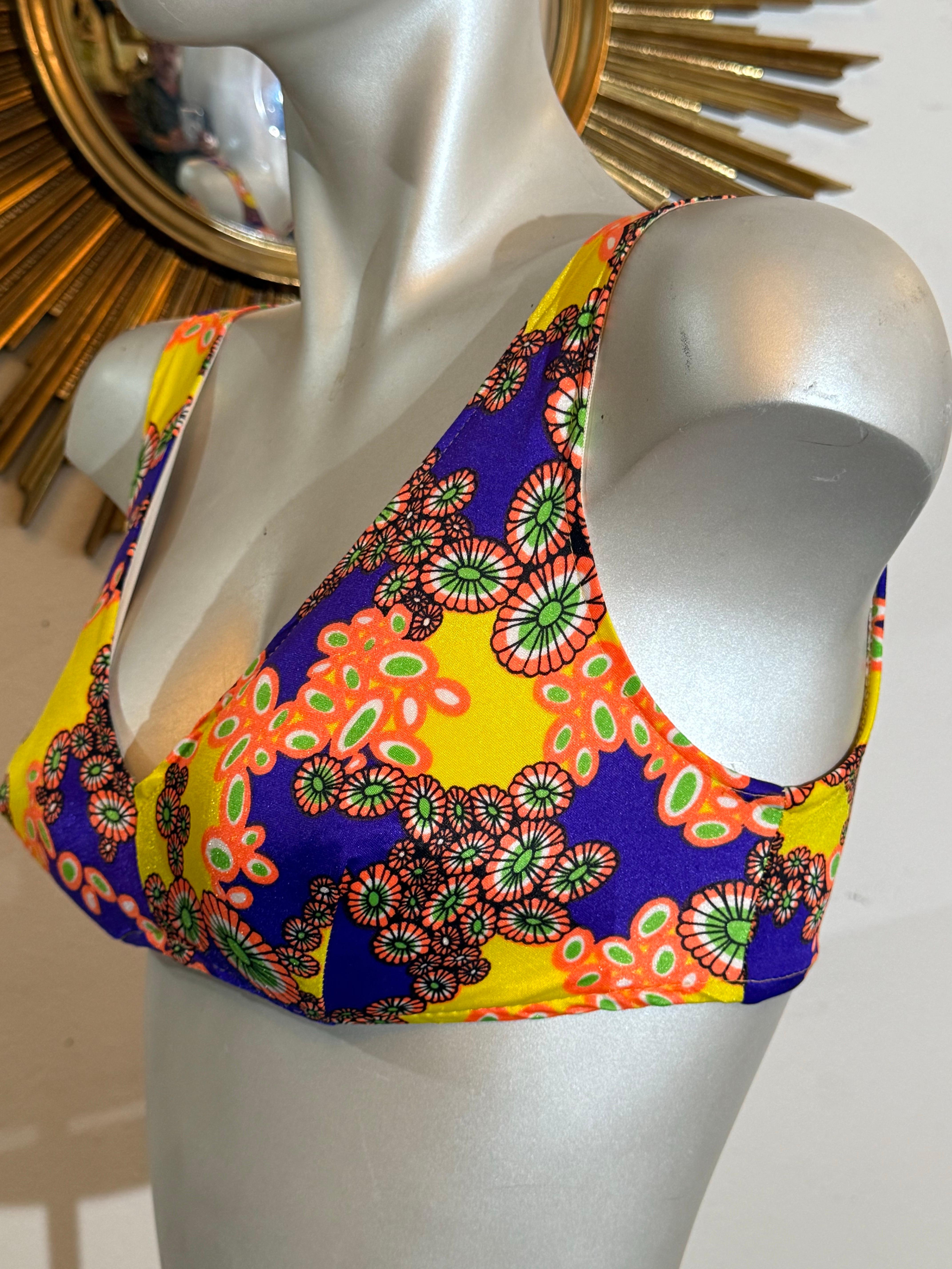 1960s Purple Yellow & Orange Psychedelic Mod Paisley Print Bikini Swim Top en vente 3