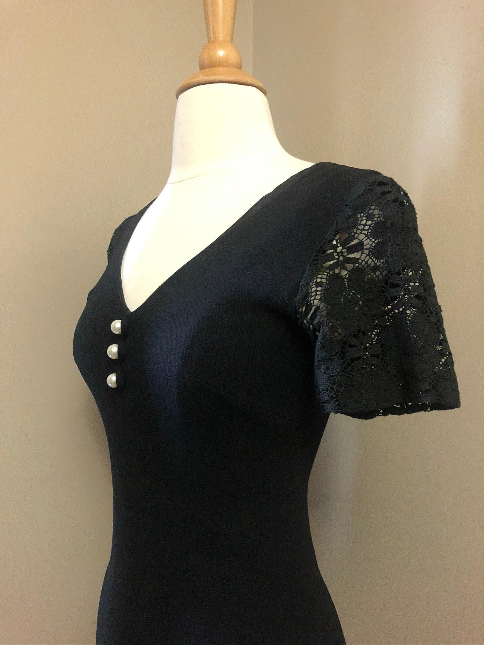 1960s Radley of London black mini dress For Sale 3