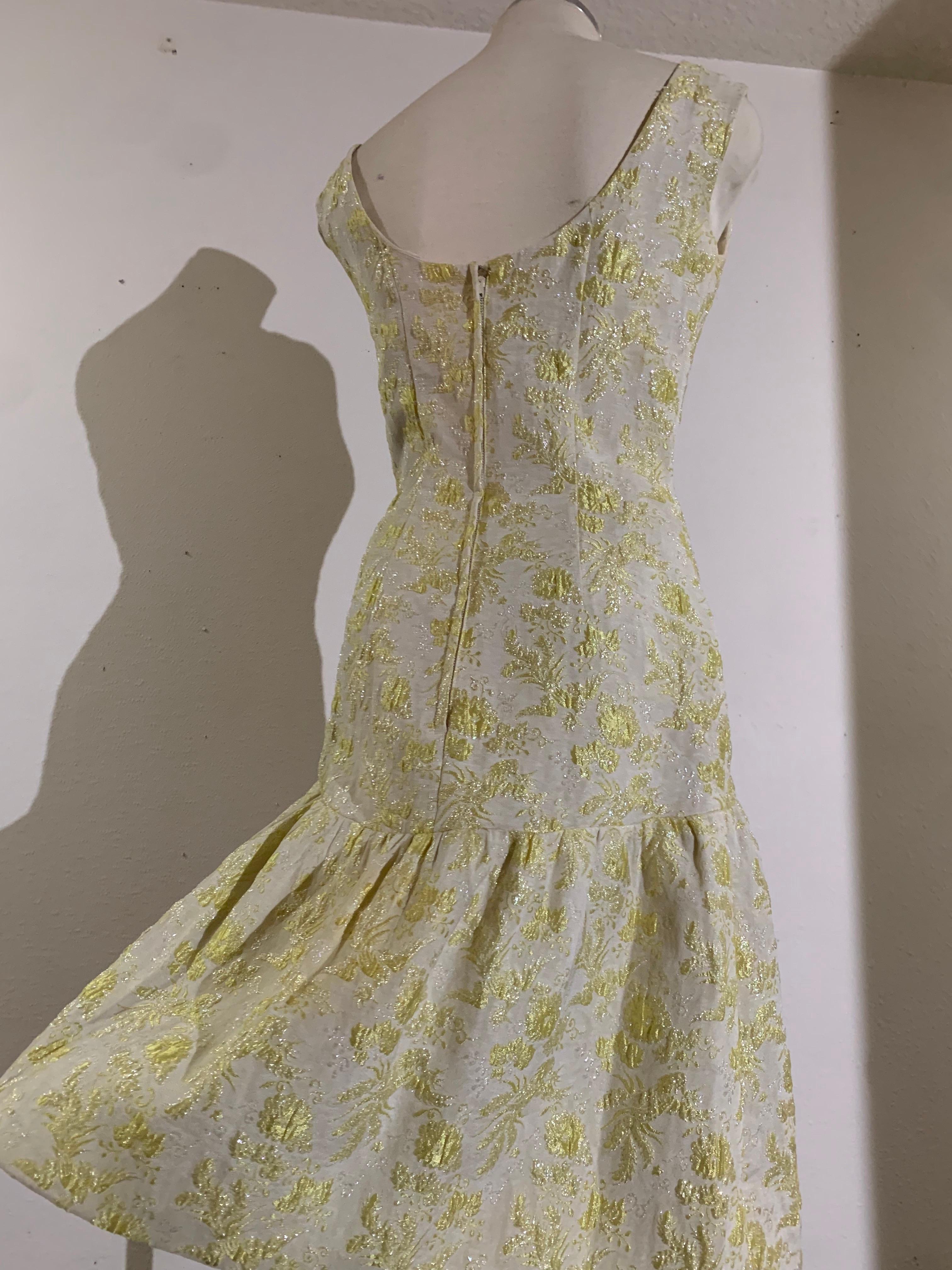 1960 Rappi Giallo pallido, broccato floreale, tubino aderente con orlo a balze in vendita 7