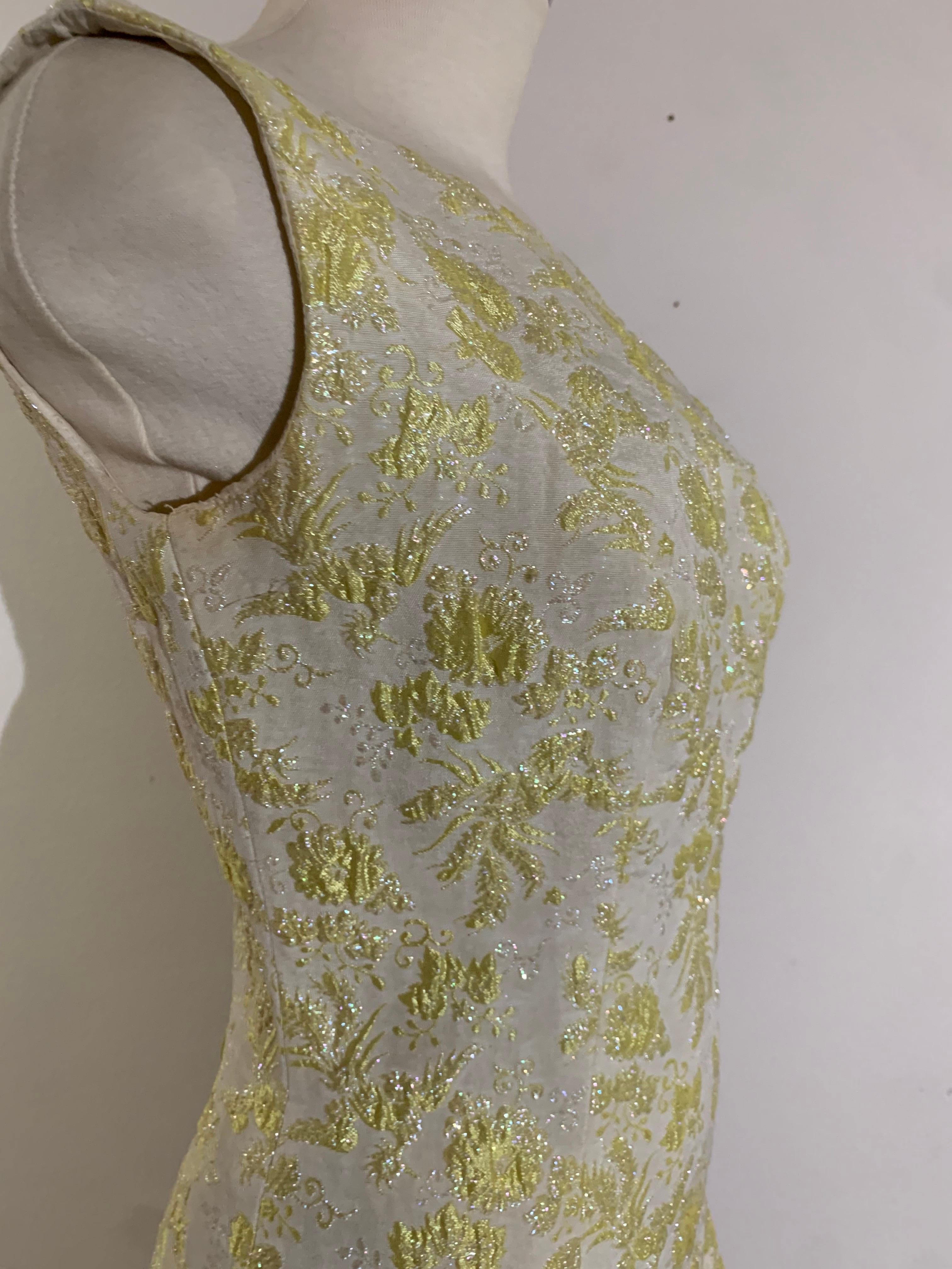 1960 Rappi Giallo pallido, broccato floreale, tubino aderente con orlo a balze in vendita 10