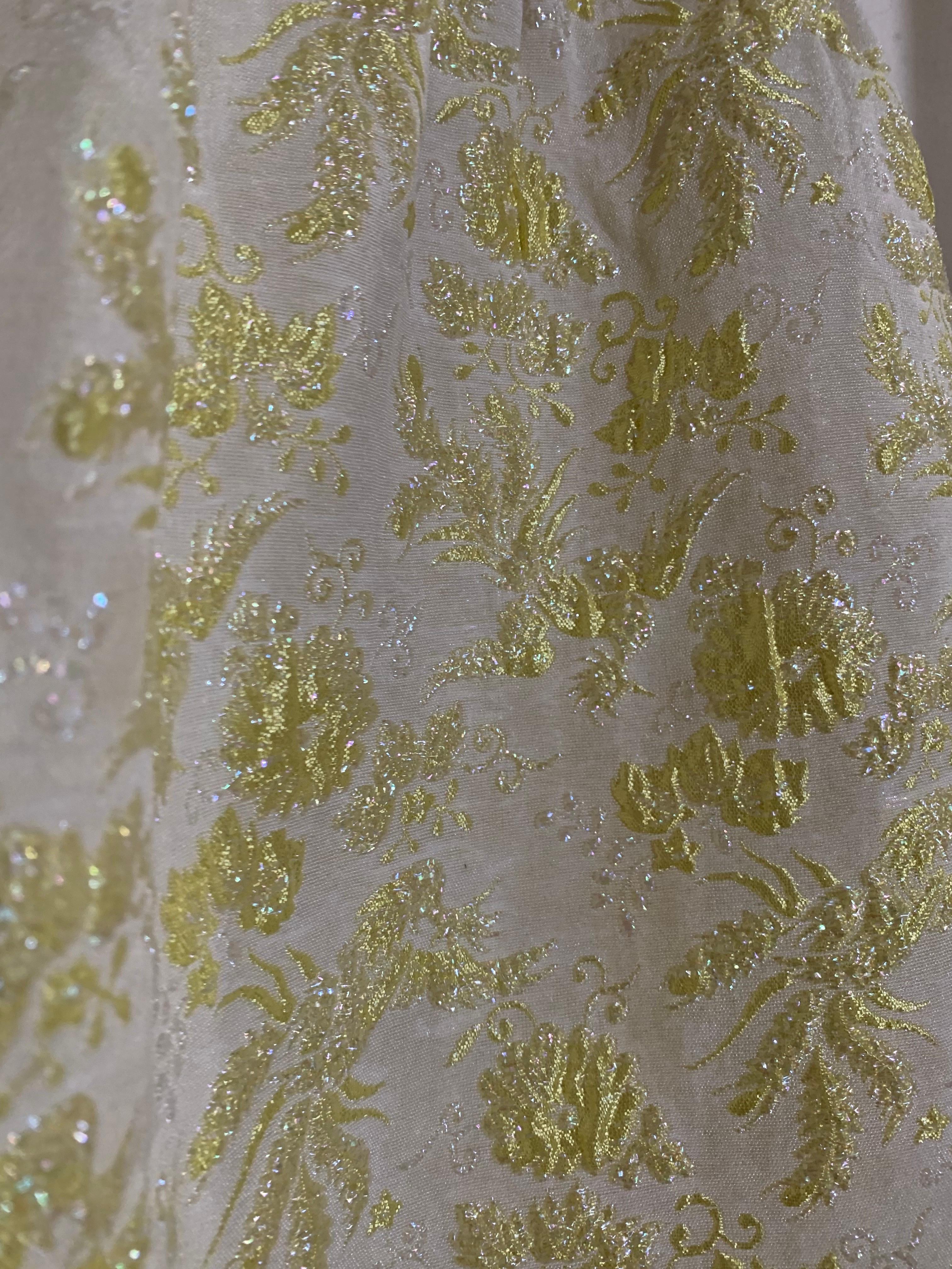 Donna 1960 Rappi Giallo pallido, broccato floreale, tubino aderente con orlo a balze in vendita