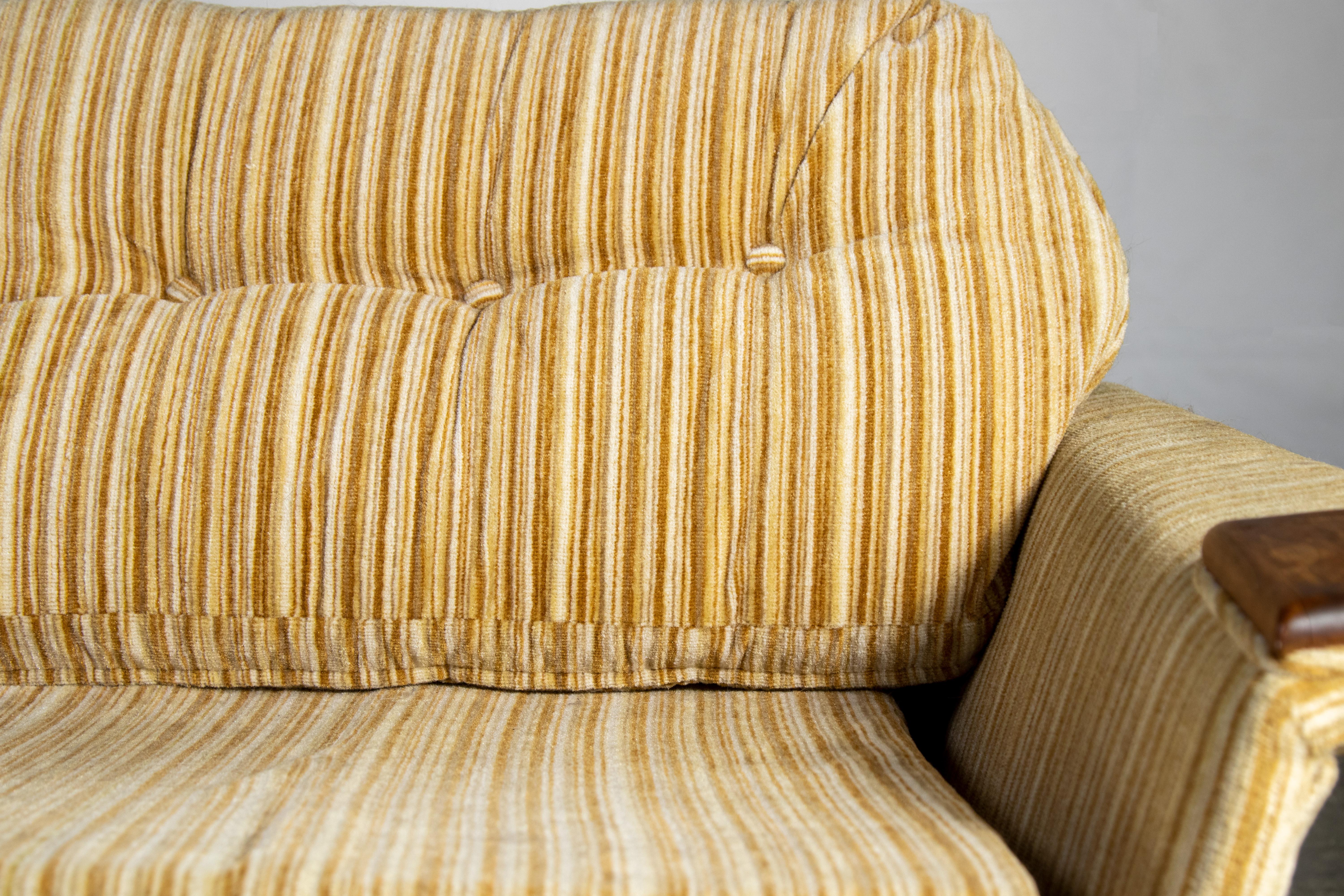 1960s Rare Adrian Pearsall Sofa Couch for Craft Associates Walnut Paws Angular In Fair Condition In Virginia Beach, VA