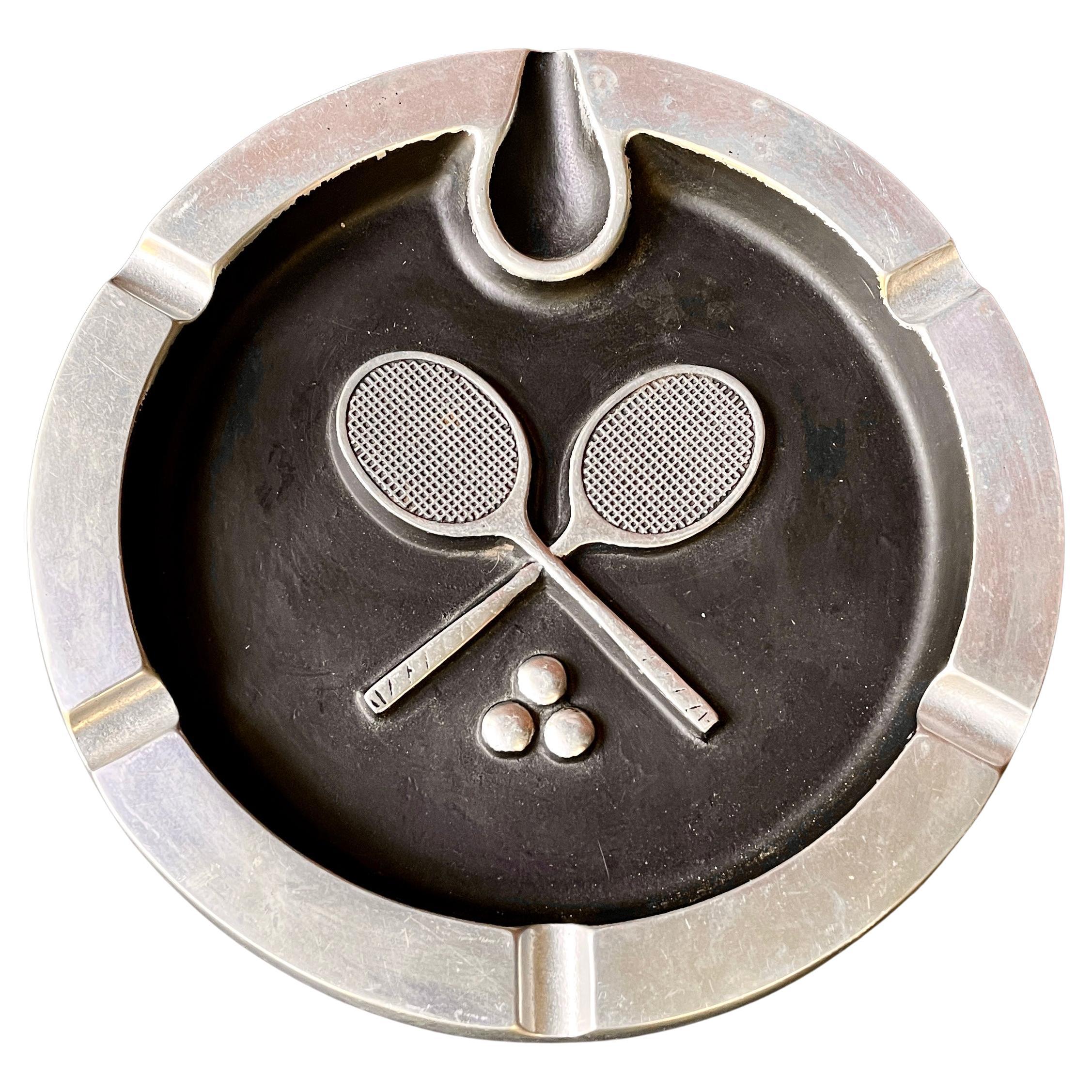 Seltener Bruce Fox Design Zigarren-Aschenbecher-Tennis-Motiv mit Pfeifenständer aus den 1960er Jahren im Angebot