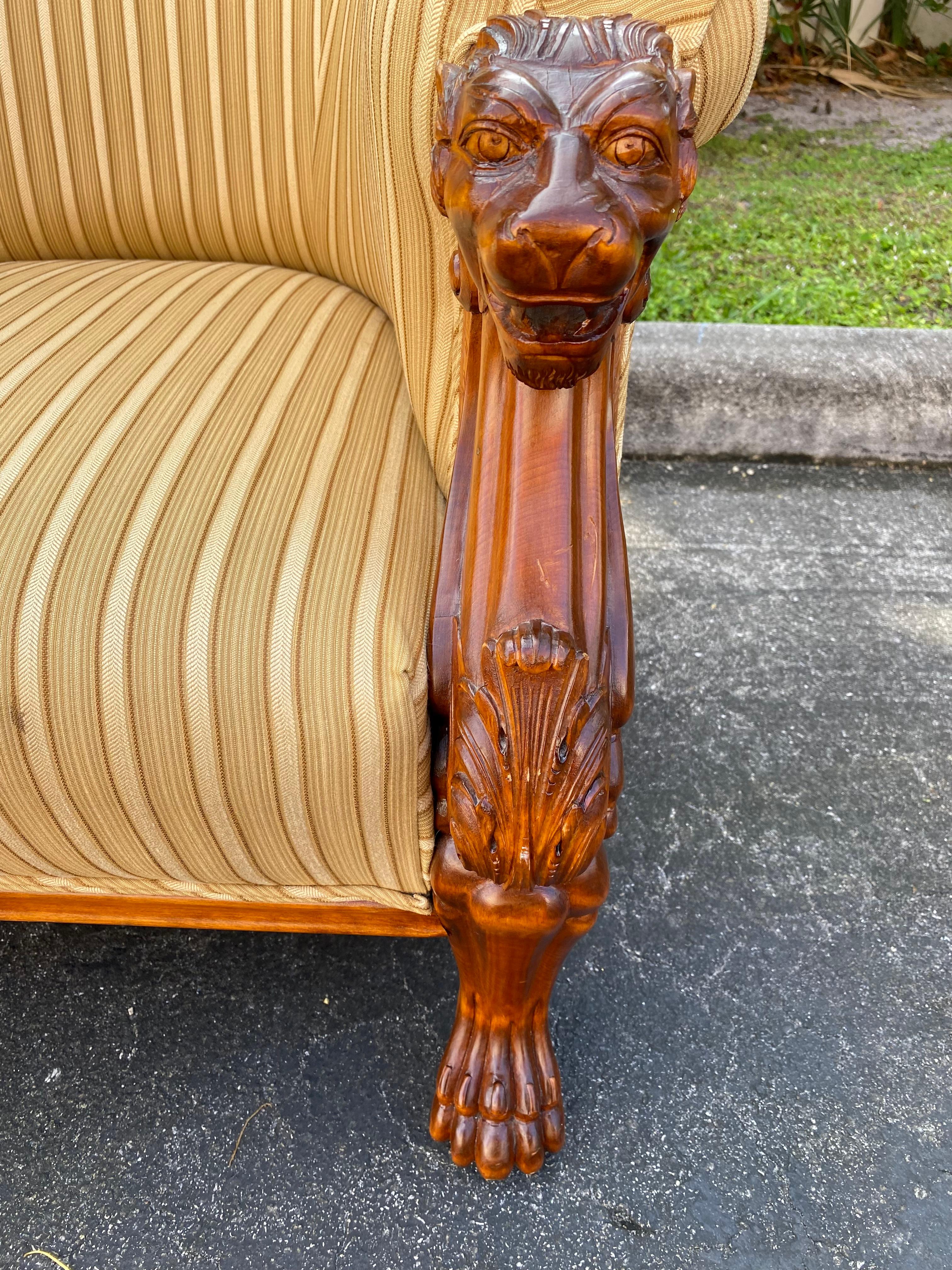 1990 Baker Furniture Sculptural Lion Barrel Tub Chairs en bois sculpté, Set of 2 en vente 6