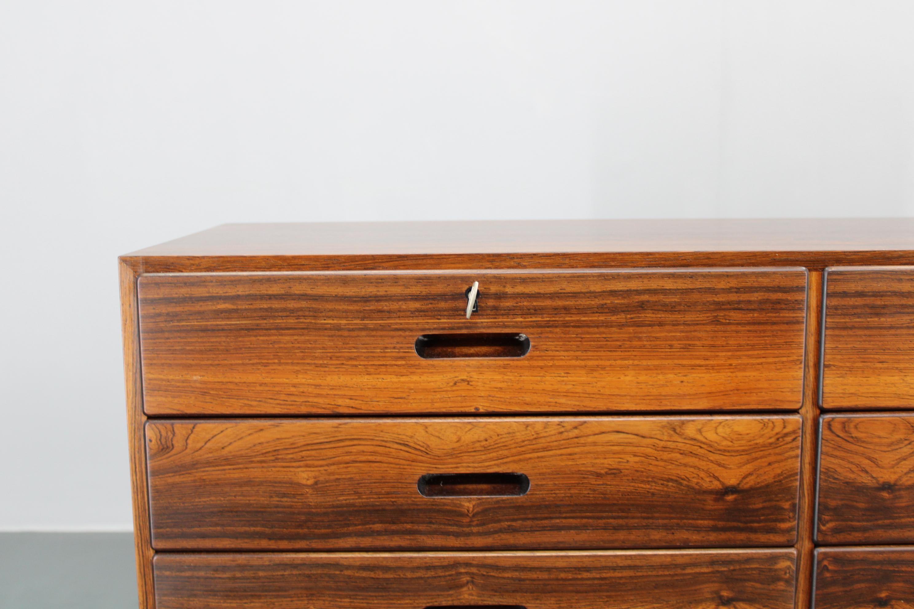1960er Jahre Seltene Kai Winding Kommode oder Sideboard, restauriert (Dänisch) im Angebot
