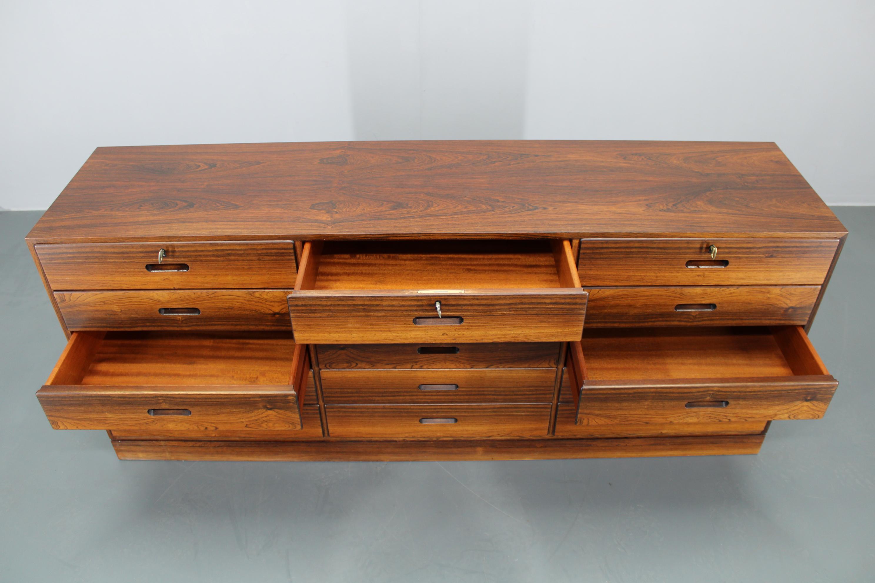 1960er Jahre Seltene Kai Winding Kommode oder Sideboard, restauriert im Zustand „Gut“ im Angebot in Praha, CZ