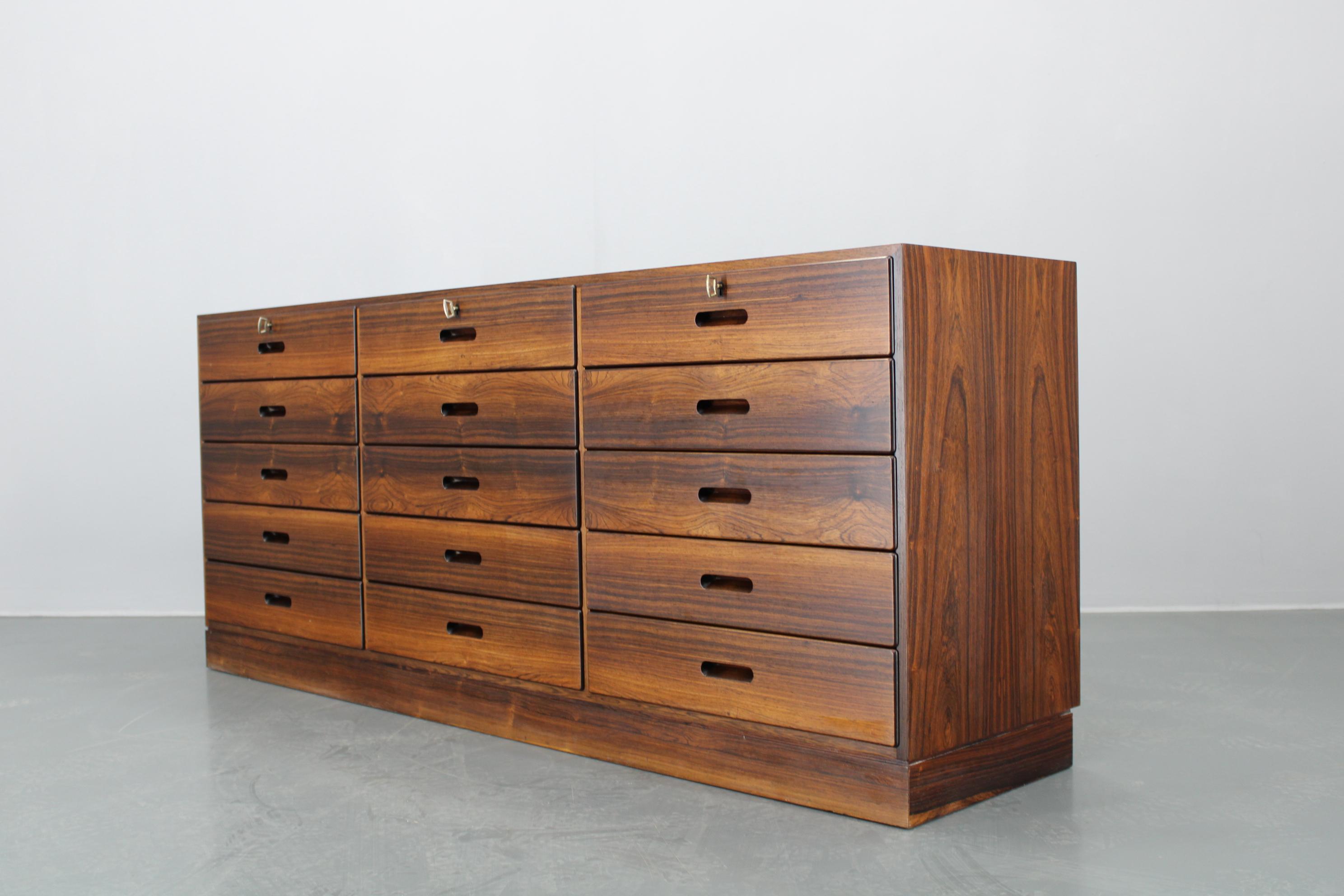 1960er Jahre Seltene Kai Winding Kommode oder Sideboard, restauriert im Angebot 2