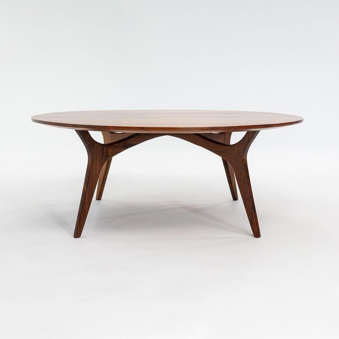 Moderne 1960 Rare Studio Table Studios en noyer noir par Rude Osolnik en vente