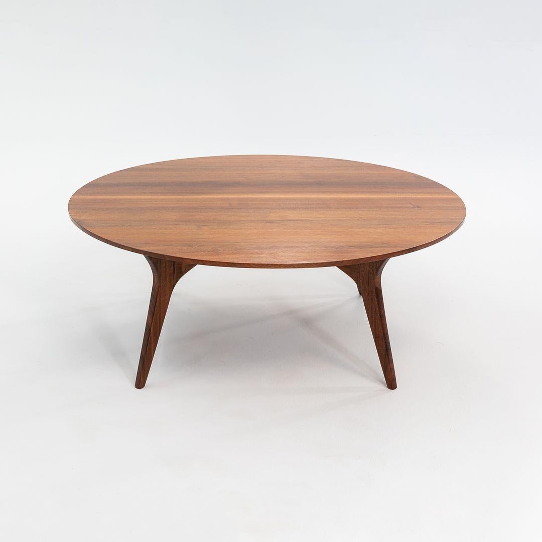 Américain 1960 Rare Studio Table Studios en noyer noir par Rude Osolnik en vente