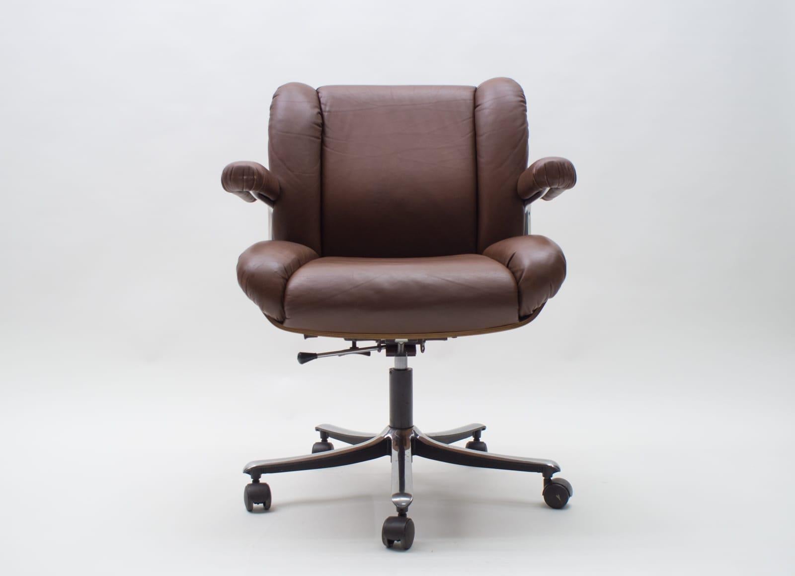 Mid-Century Modern 1960s Rare Swiss Swivel Leather Plywood Desk Chair by Stoll for Giroflex