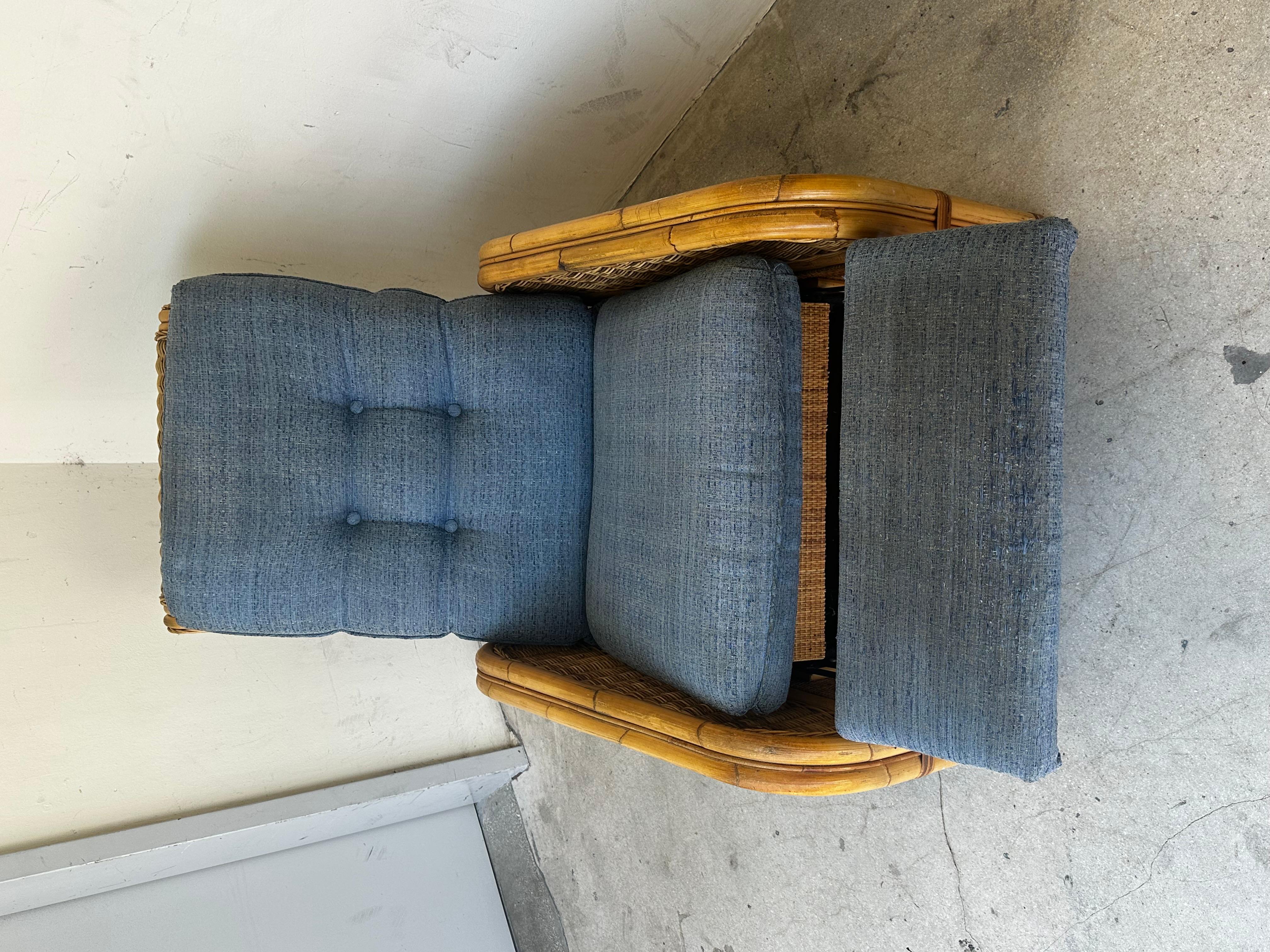 Chaise longue en rotin Cane Denim Blue des années 1960 en vente 4
